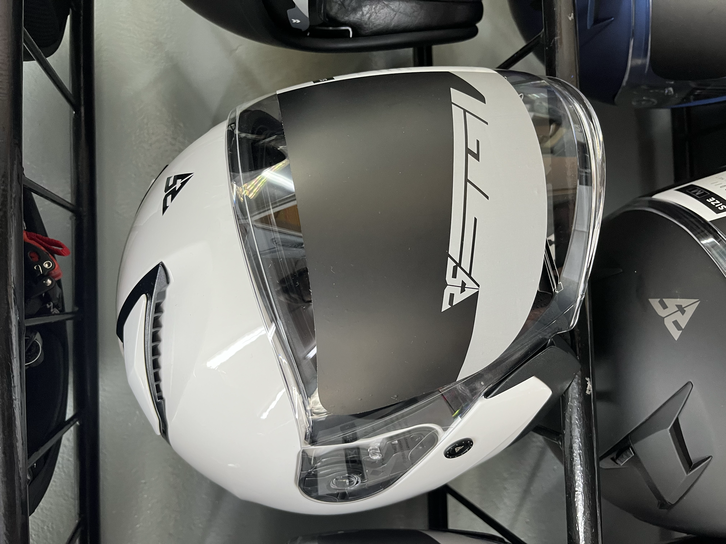SGI Helmet for R1 750
Size: M
Style: Revo
Colour: Gloss White