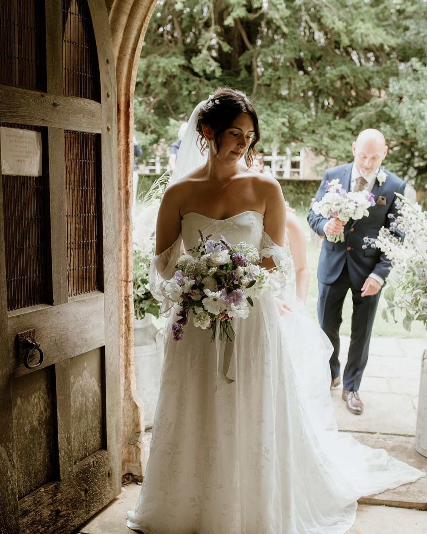 English country village wedding for dream girl Molly. 
Adore these photos by @ellenj_photography 📷 

Such a beautiful morning with these women. The UK &amp; Dorset especially has so many incredibly wild spaces nestled in the countryside. 

Everyone 