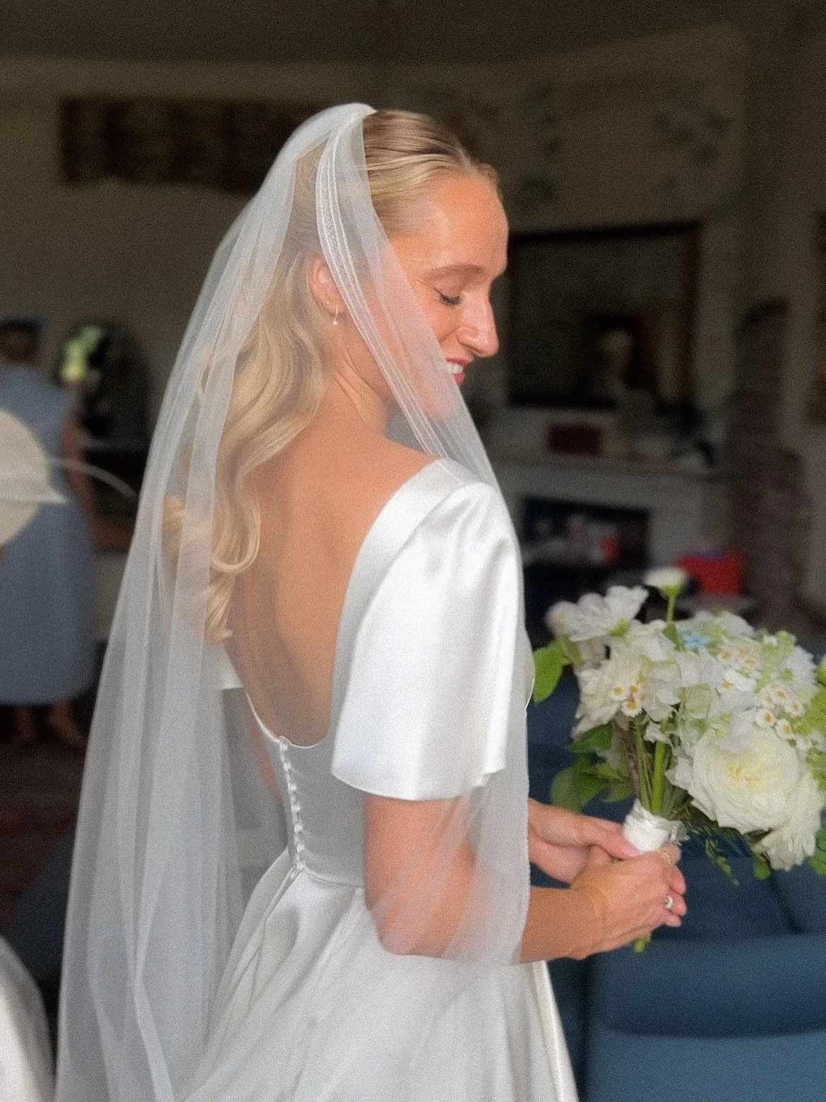 Some precious stills from Kate’s day 🎬
the epitome of what I love to create. A look that’s perfectly in tune with your day & you. 
makeup & hair doesn’t have to be overcomplicated. just highlighting the beauty that’