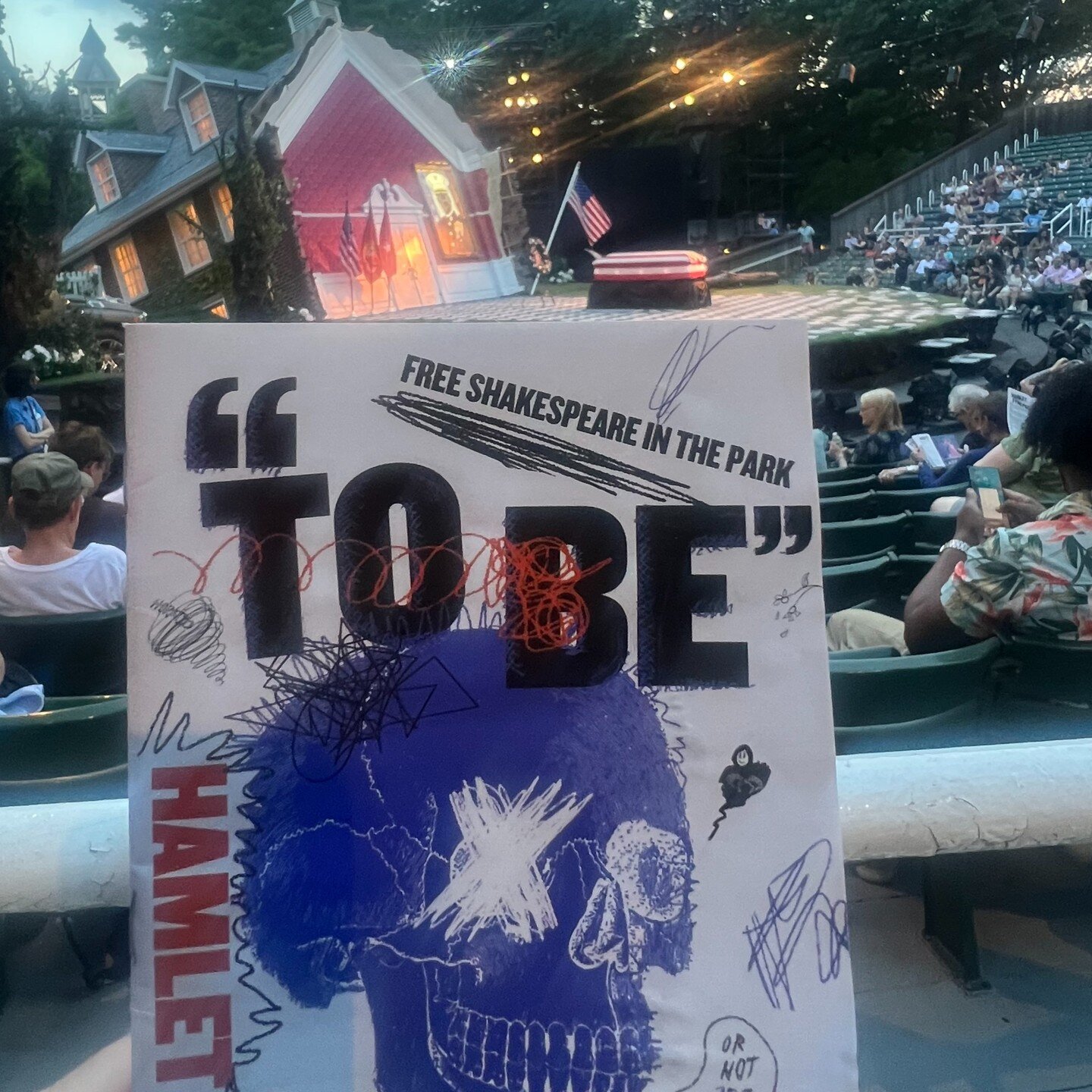@ablanksonwood @shakespeare.in.the.park 
@publictheaterny 

The rains came at intermission but saw the good parts. Spoiler alert: it doesn't end well.

#newyork #newyorkcity #centralpark #shakespeare #hamlet #broadway #theatre #newyorktheatre