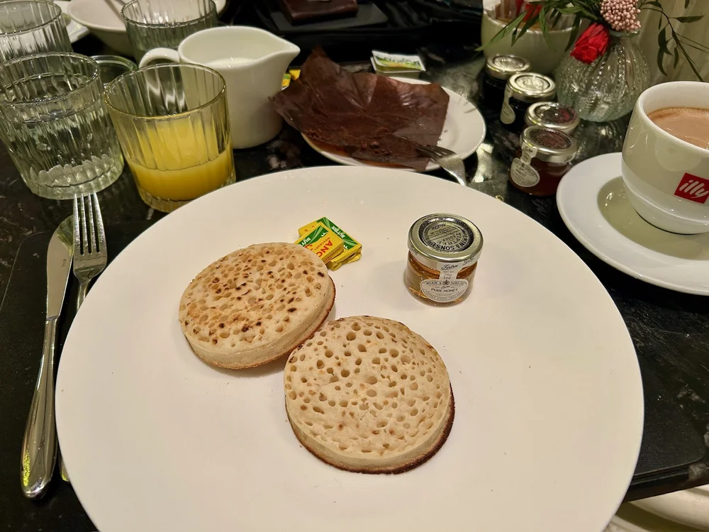 Waldorf Hilton Crumpet