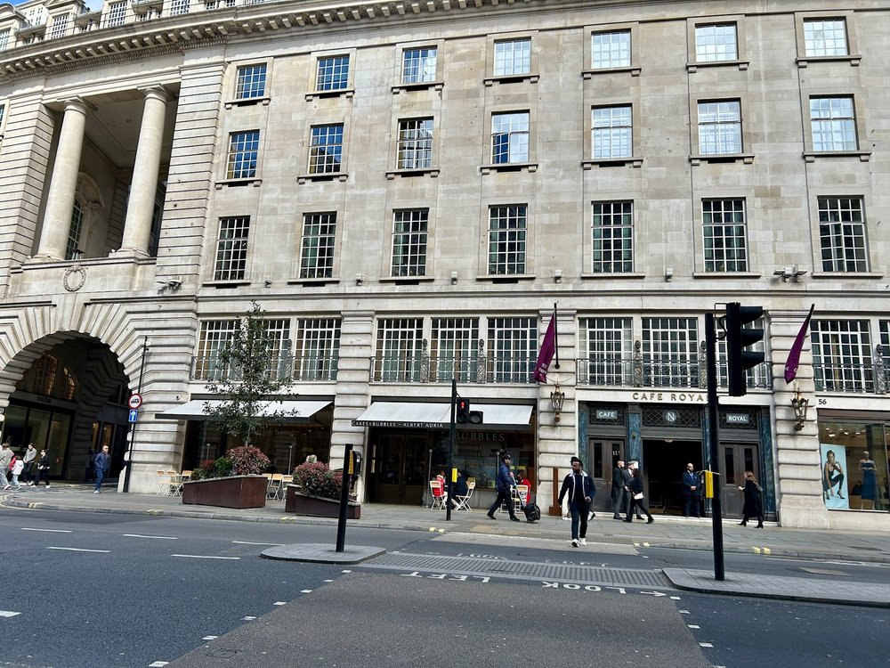 Cakes &amp; Bubbles in London Street View