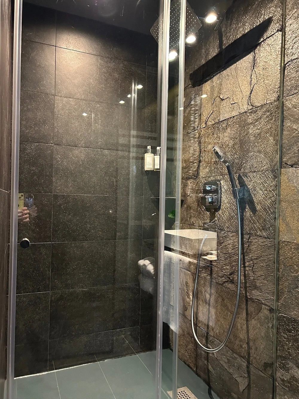 Shower Hotel Bagues