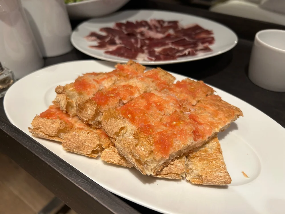 Tomato bread room service Hotel Bagues Barcelona