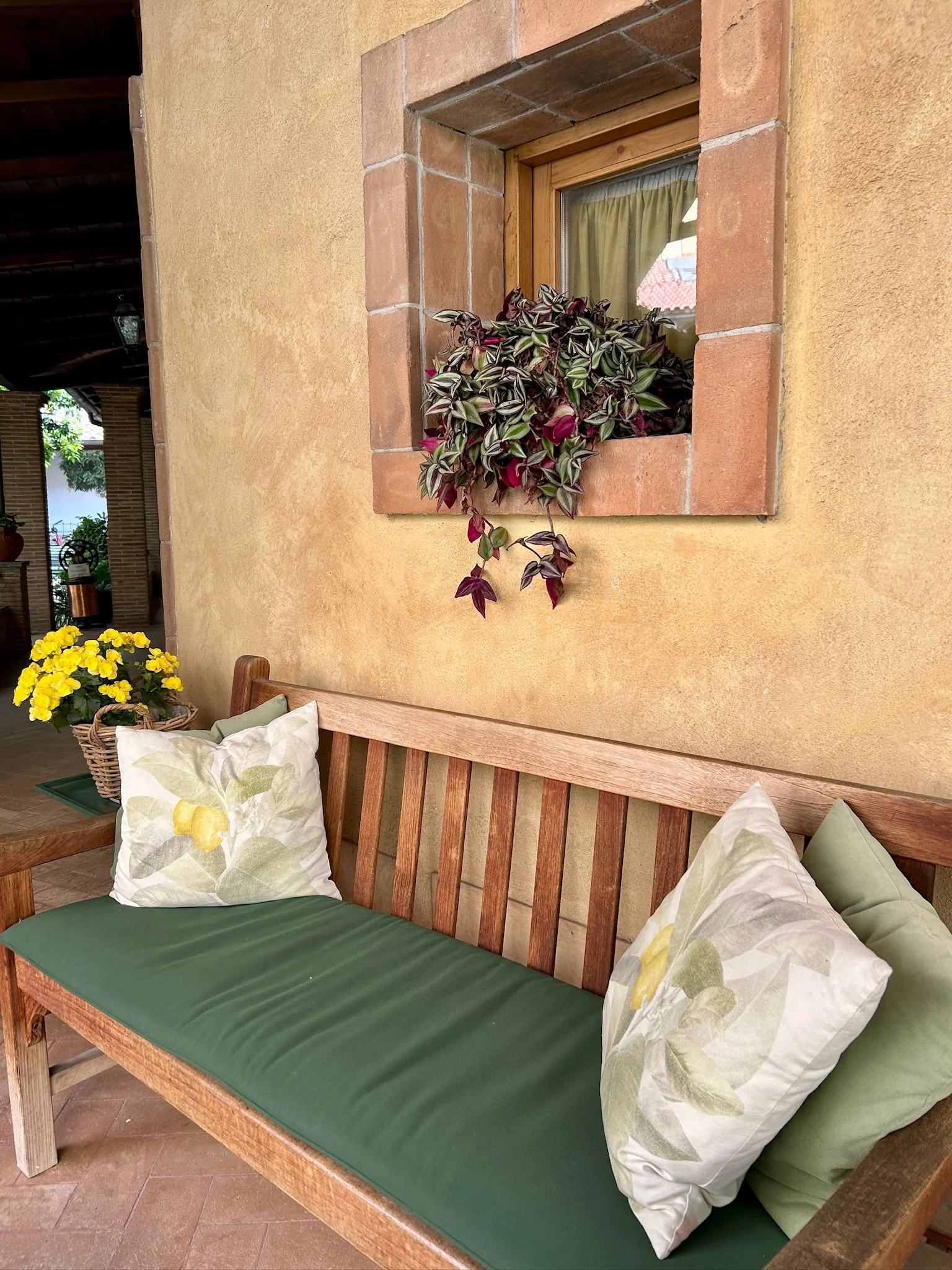 Hotel Santa Maria Rome Bench
