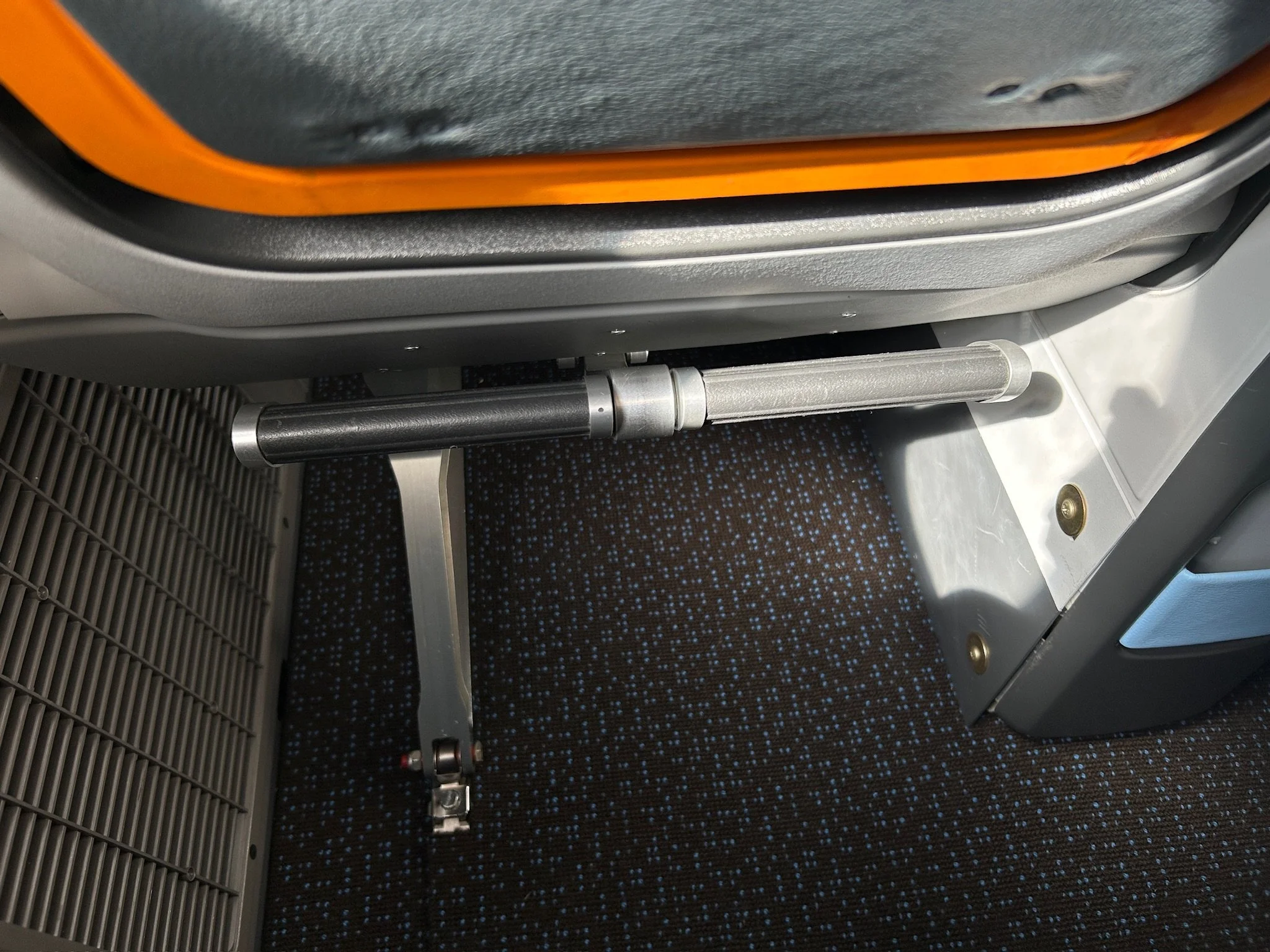 SQ631 Window leg room Premium Economy