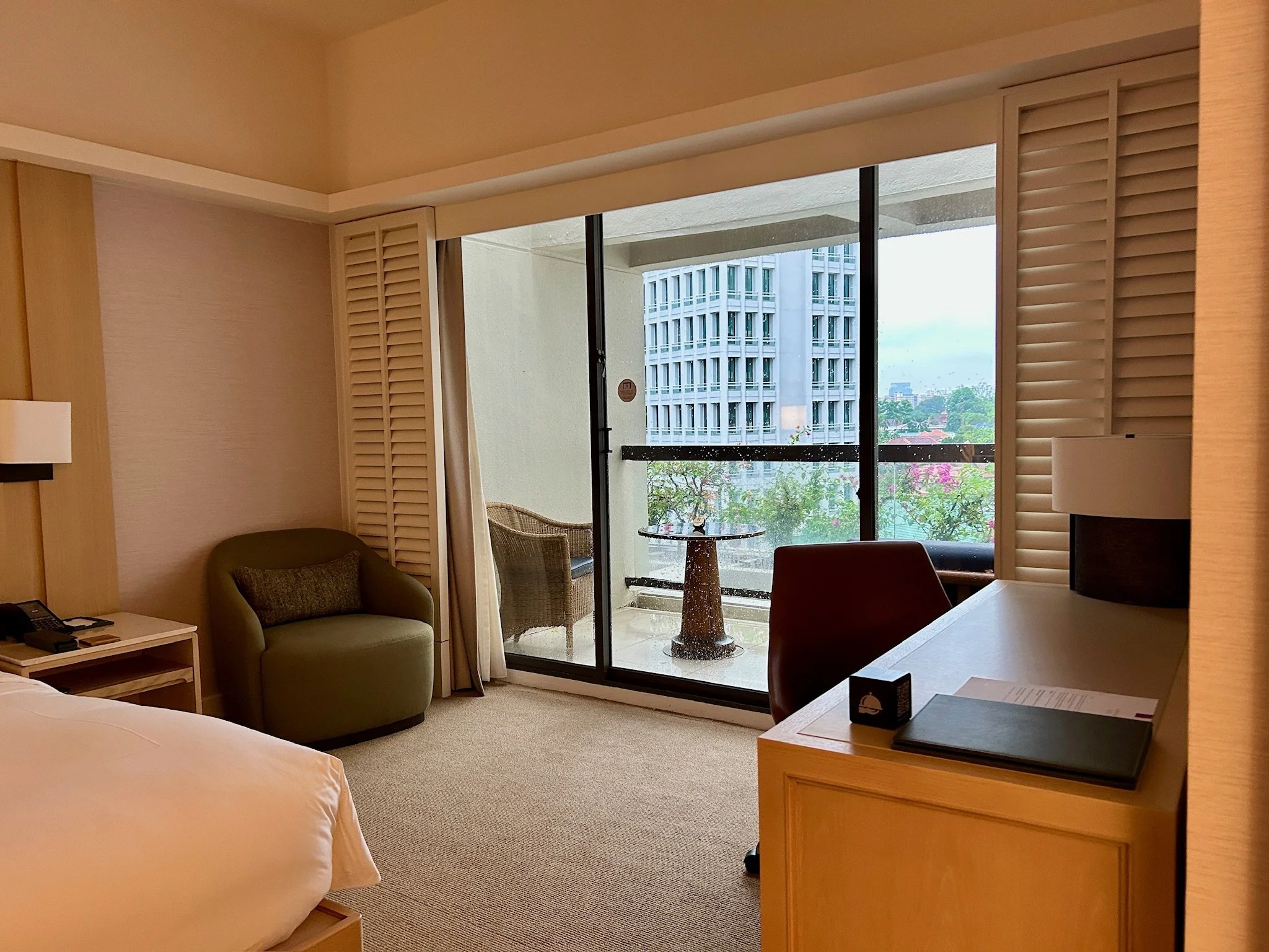 Conrad Singapore Orchard Executive Suite Bedroom