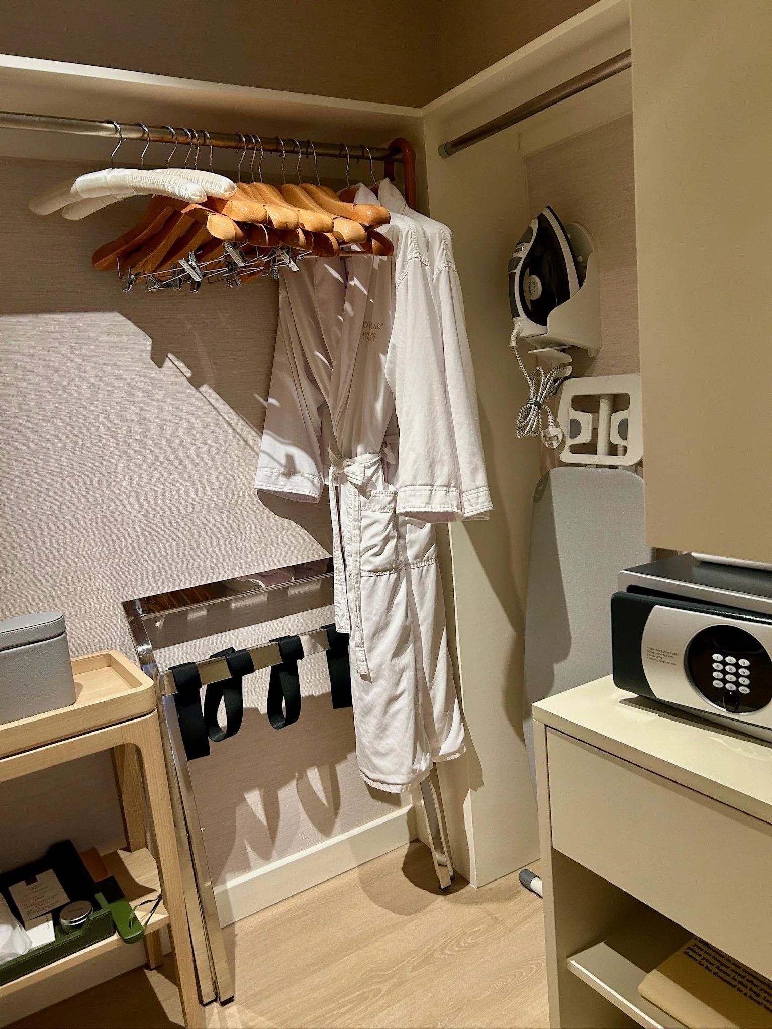 Conrad Singapore Orchard Closet