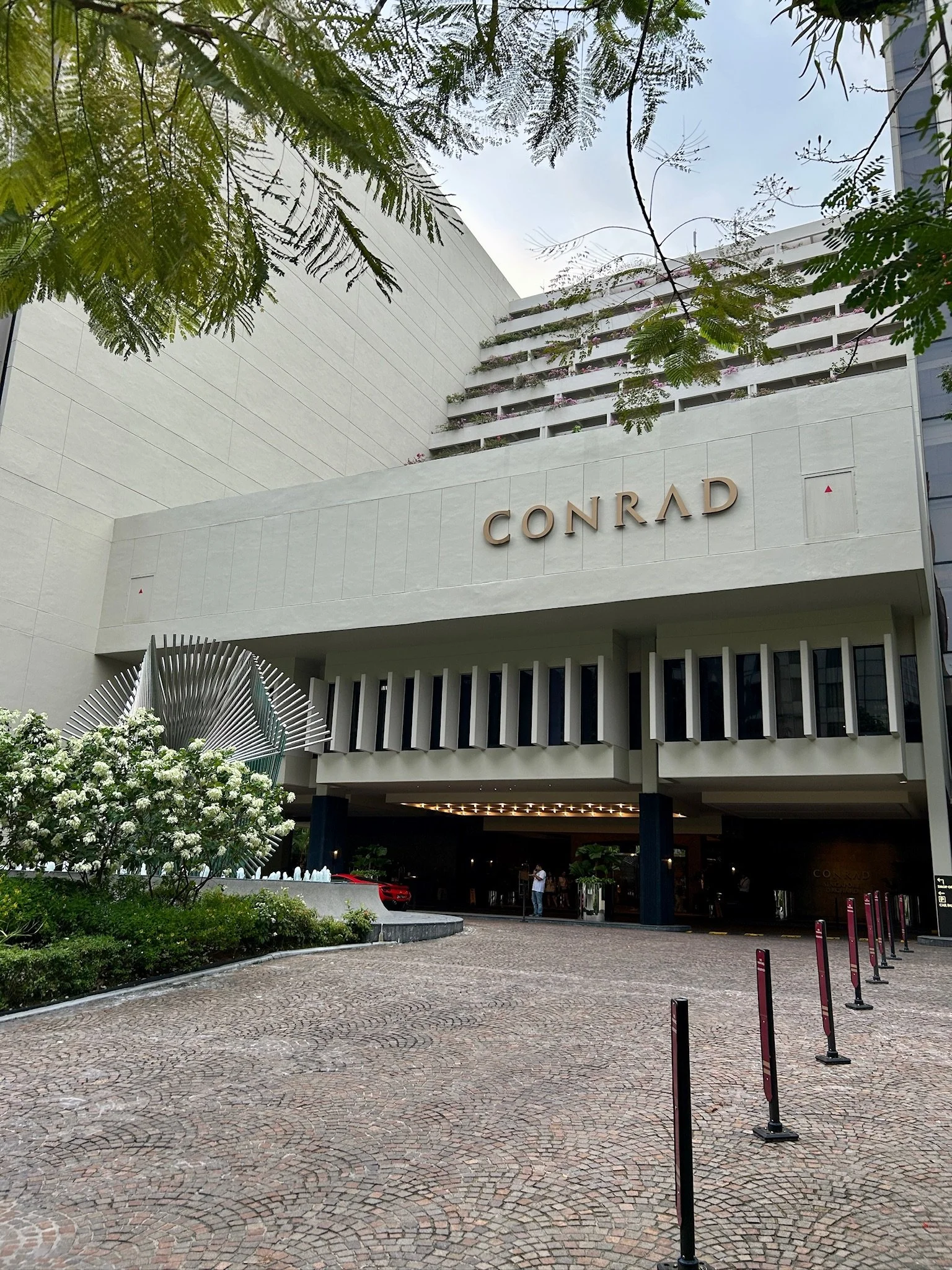 Conrad Singapore Orchard Exterior