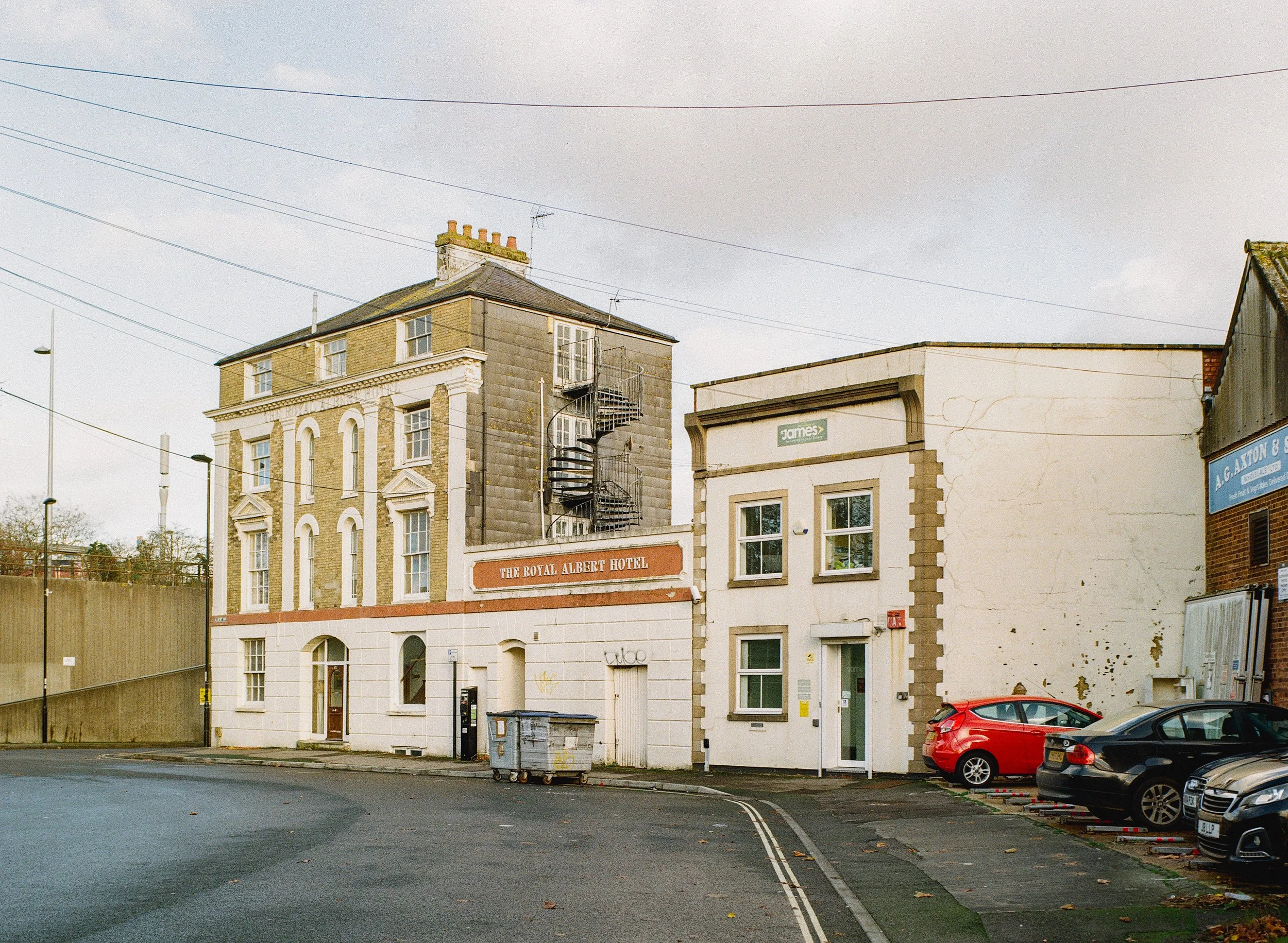Southampton_Gold_Dec_2.jpg