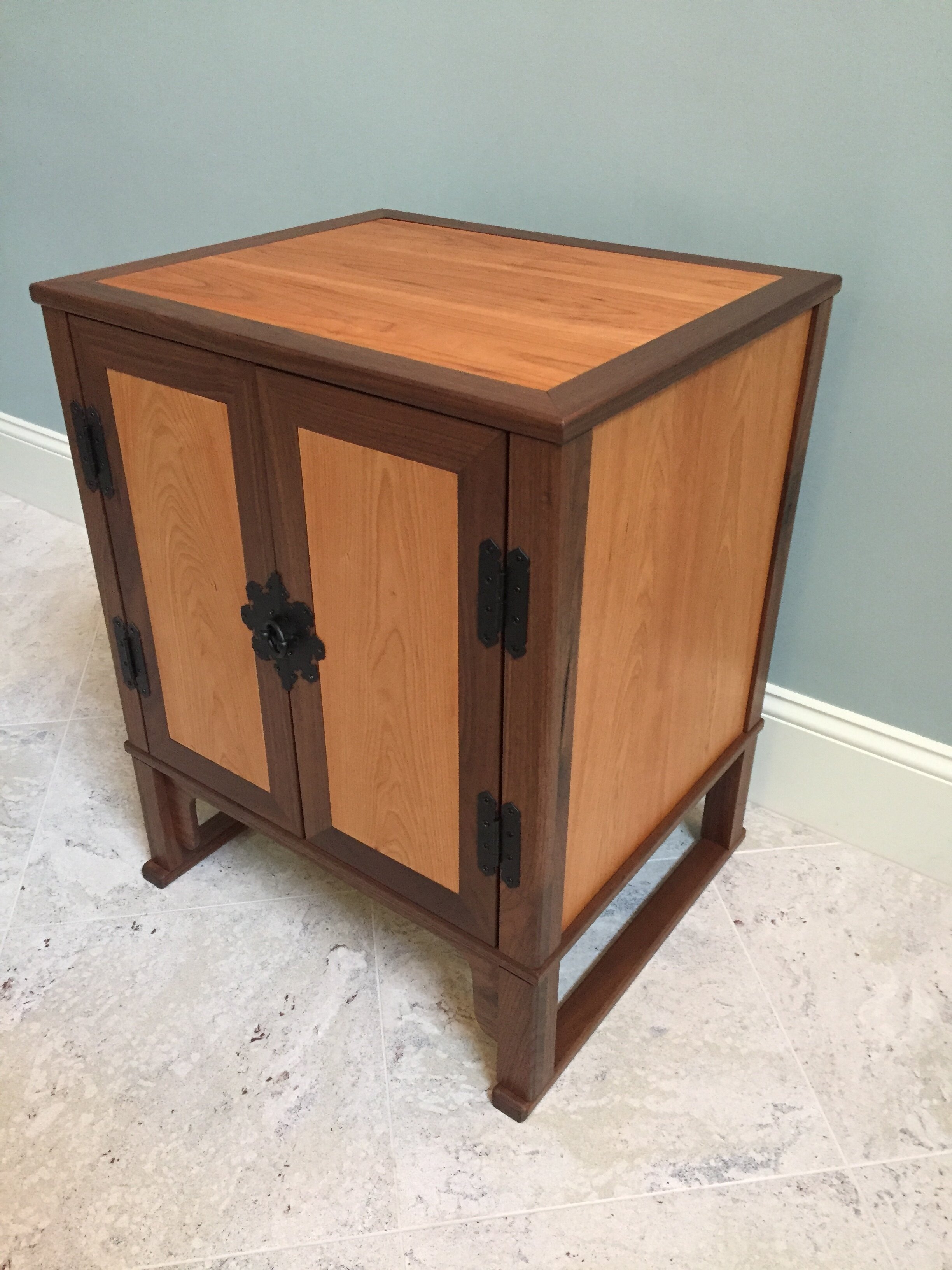 Korean bookcase 2/3 (cherry/walnut, 2017)
