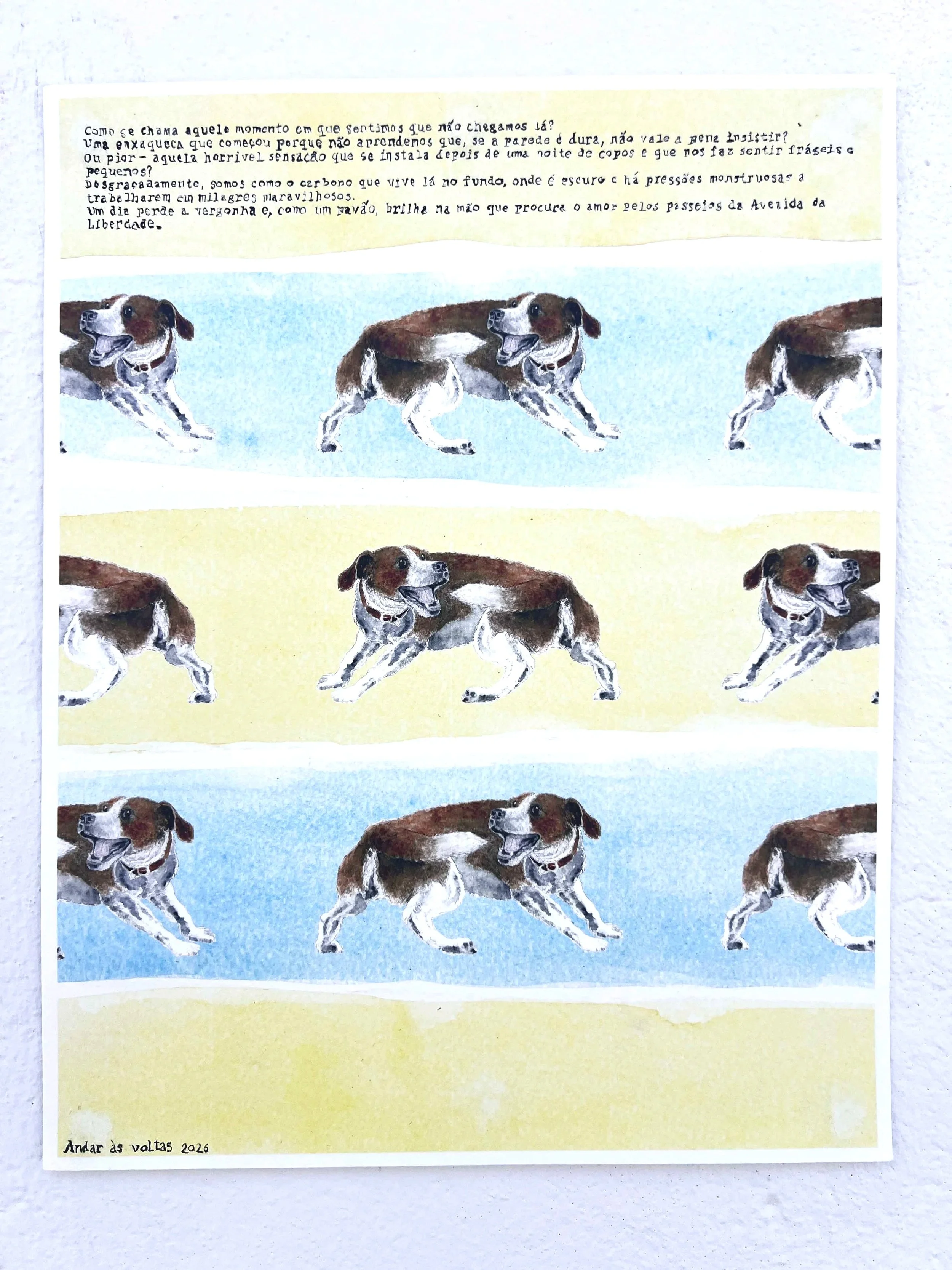 A printed page with illustrations of a running dog with a brown and white coat on a colorful background, divided into three horizontal sections with different colors. The top section has a yellow background with a paragraph of text in Portuguese, the middle section has a light blue background with multiple images of the running dog, and the bottom section has a yellow background with a handwritten caption in Portuguese.