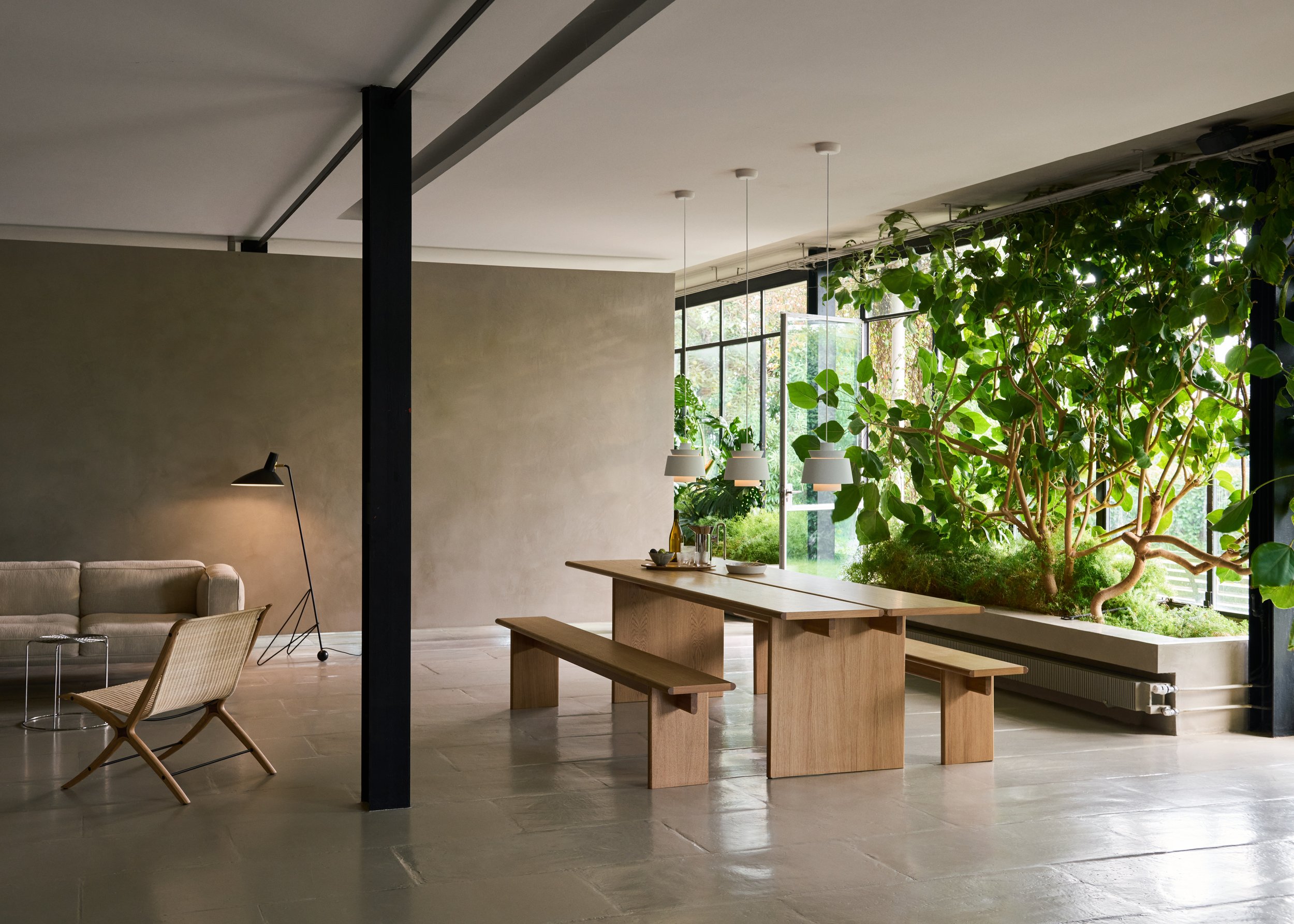 ATD_Retail_2025_Ita OS2_Ita OS6_Utzon JU1_X HM10_Tripod HM8_Wire Stool VP11.jpg