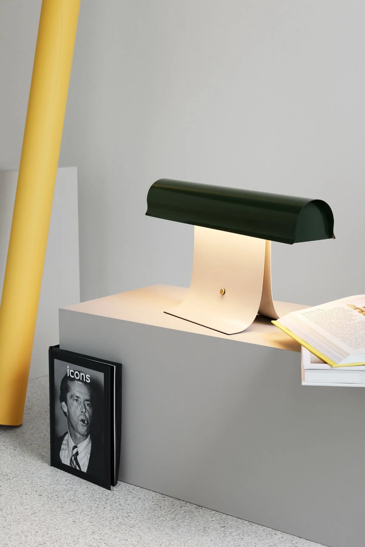 Archive_L50_dark-green_light-grey_Northern_Ph_Sara-Spilling_lowres.jpg