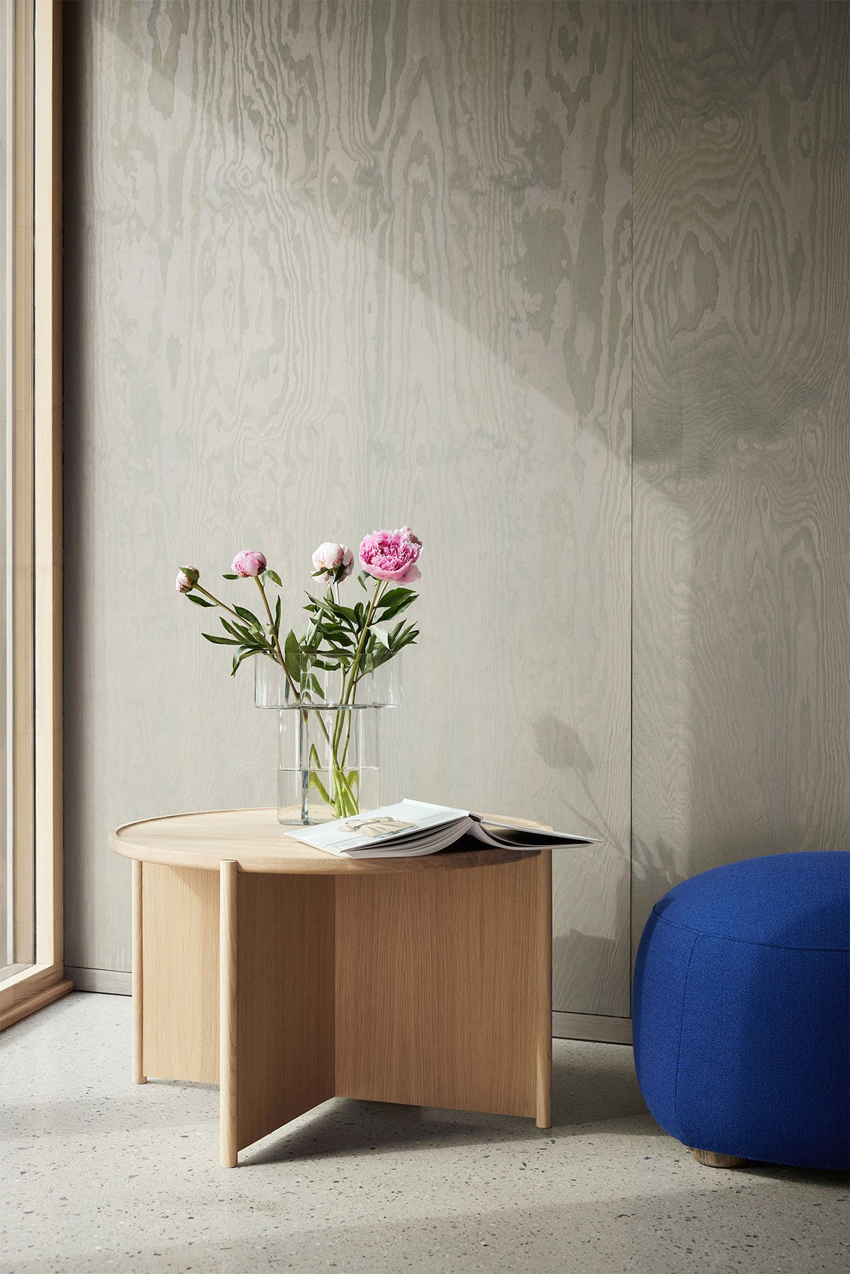 Fab_vase_transparent_on_Cling_Northern_Ph_Sara-Spilling_lowres.jpg