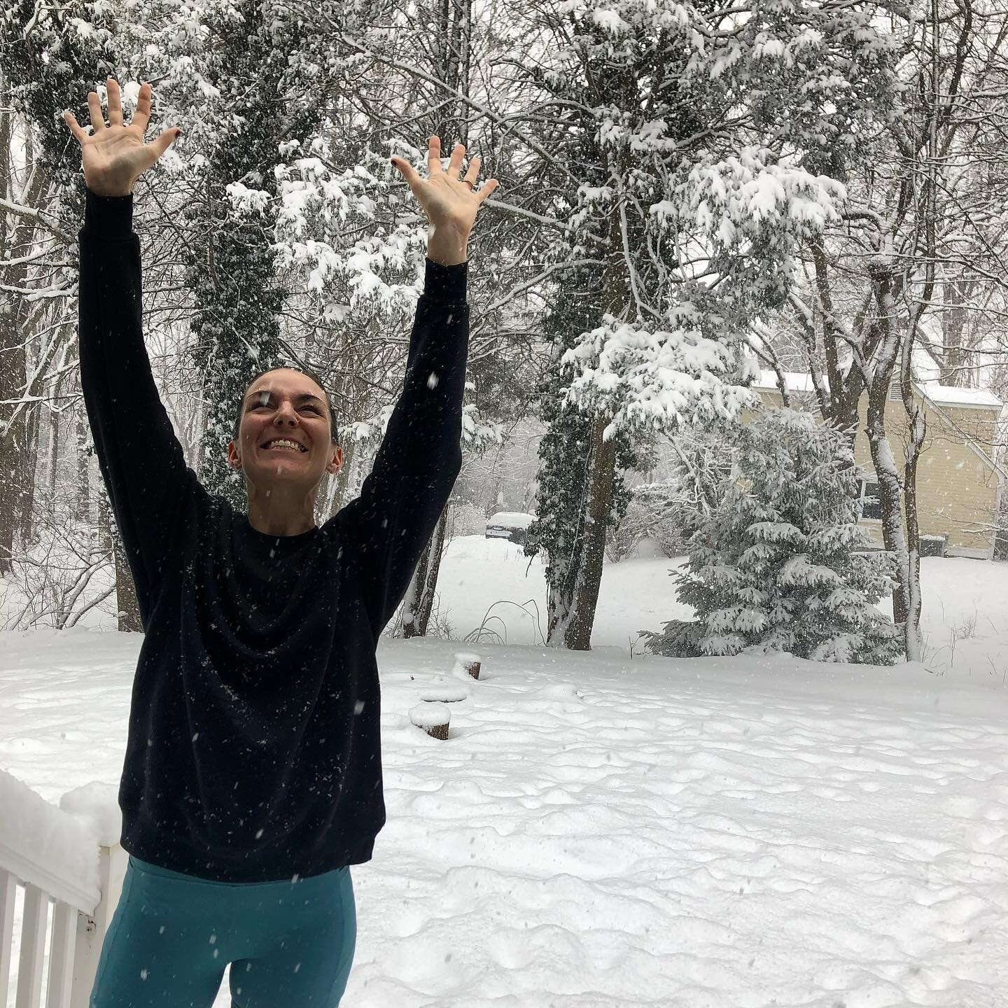 Birthday workout ✅ 
New job, first book, fresh snow, happy family, and cupcakes for days.  Ready for my next revolution around the sun! 🥳🎂❄️