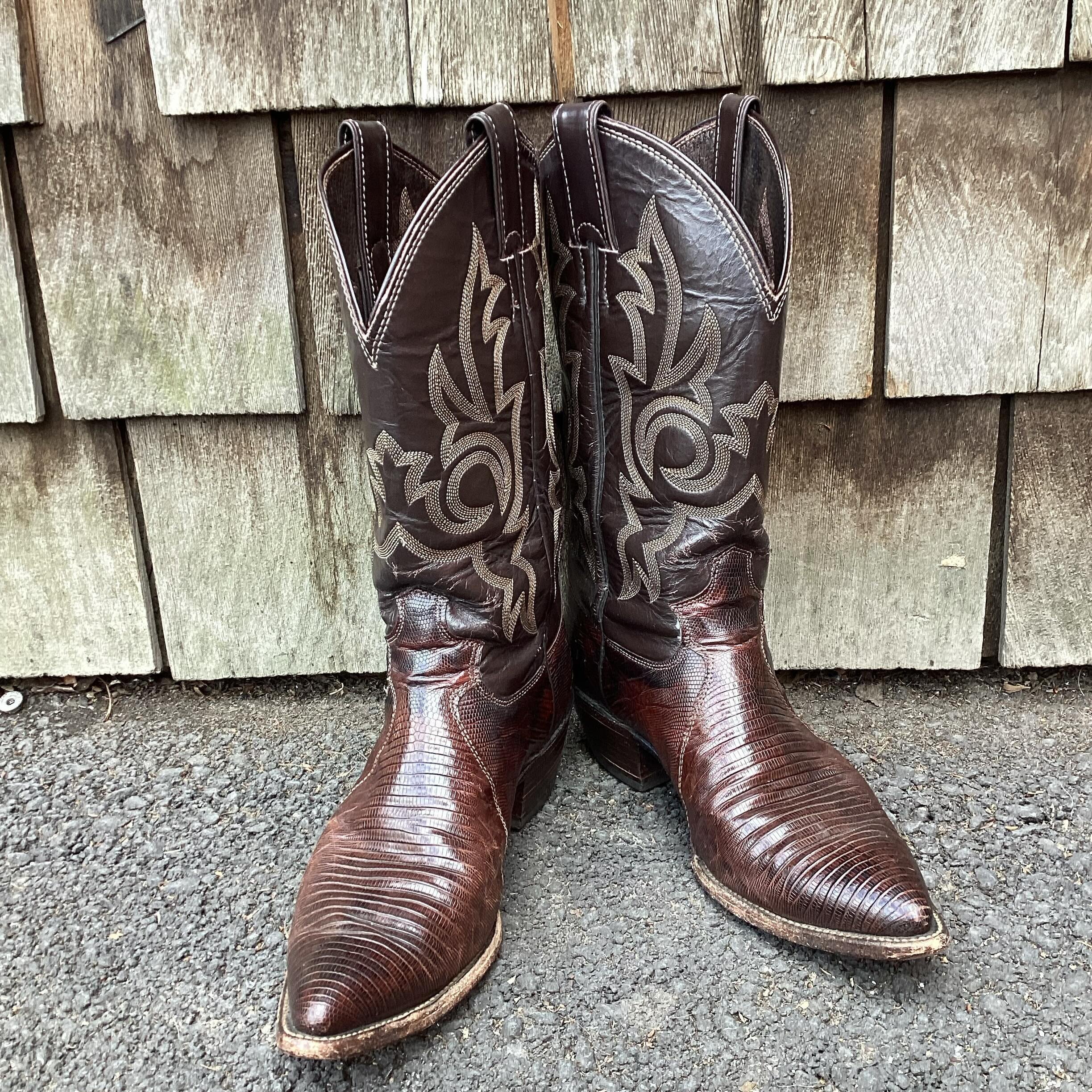 Size 9 Vintage Justin Cowgirl Boots.
#perfect #classic #timeless #authentic #practical #beautiful
