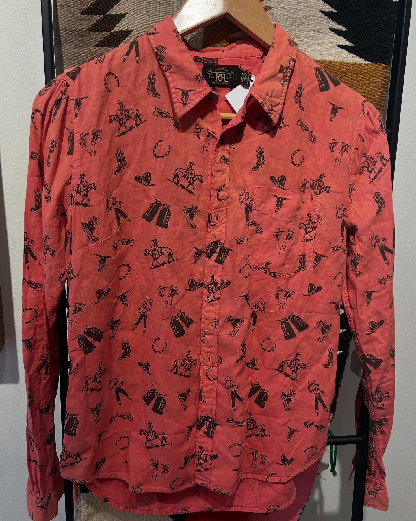 The cuuuutest vintage Ralph Lauren ranch shirt. Tailored size M. Vintage RL never goes out of style!