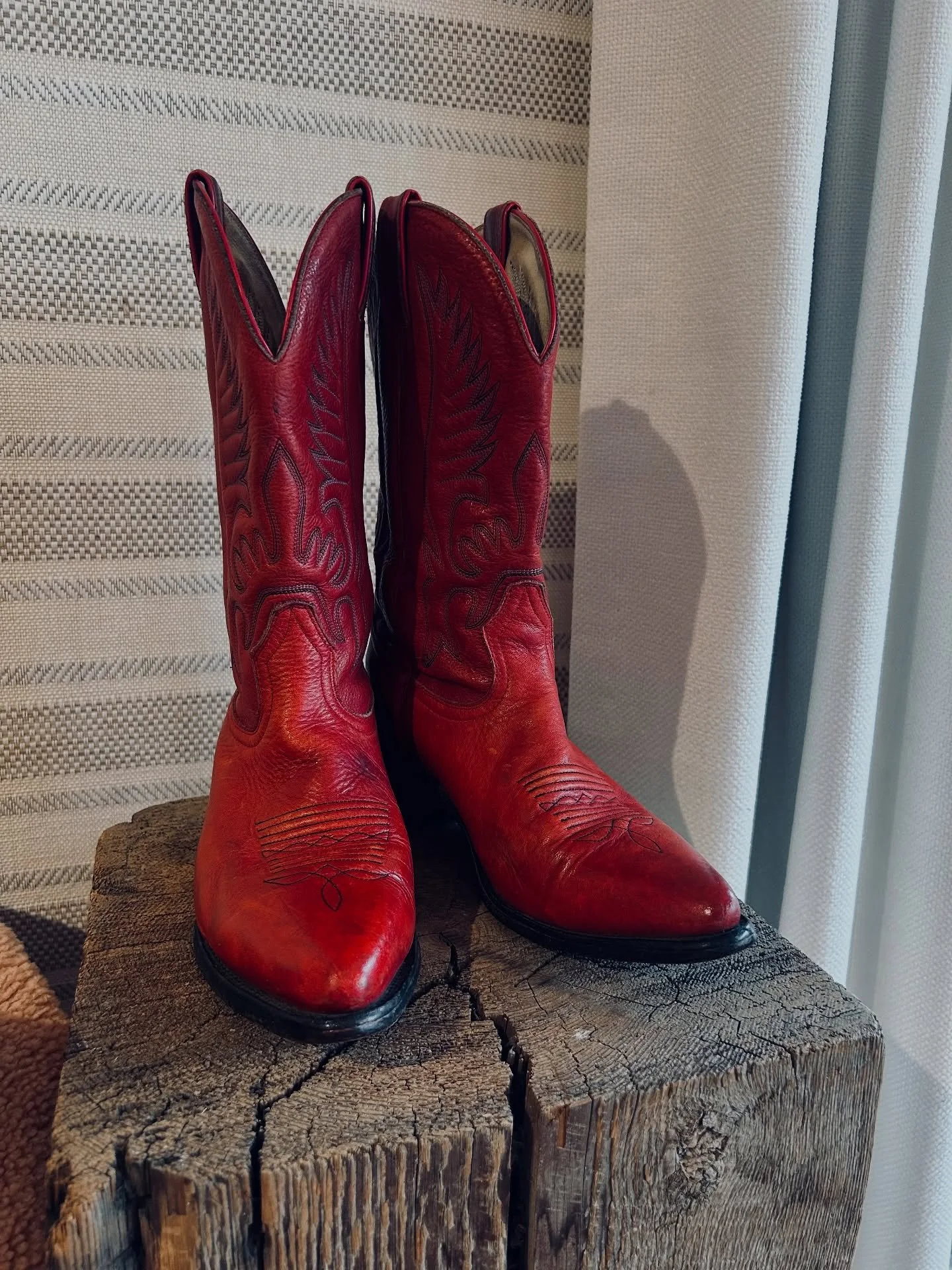 Perfectly broken in RED boots with contrast stitching. Marked a size 9 but fit a little more like an 8 3/4.