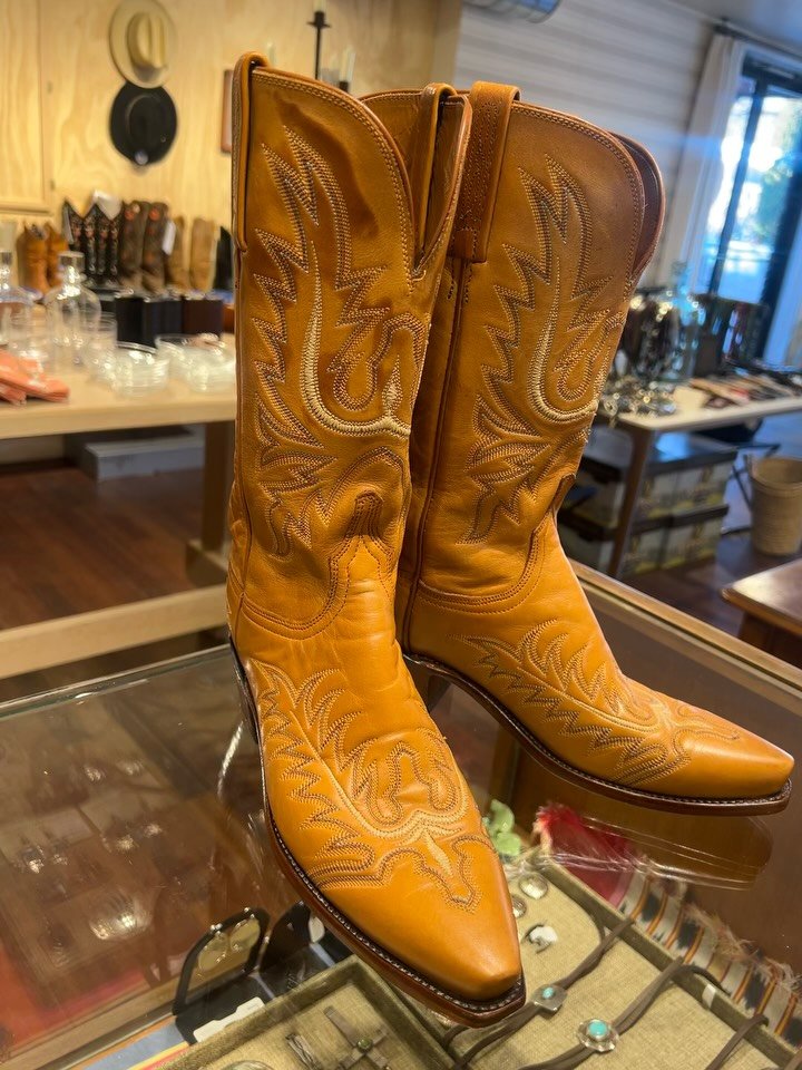 Gorgeous Luccheses in like new condition. Size 9. Better hurry before we decide to keep them.