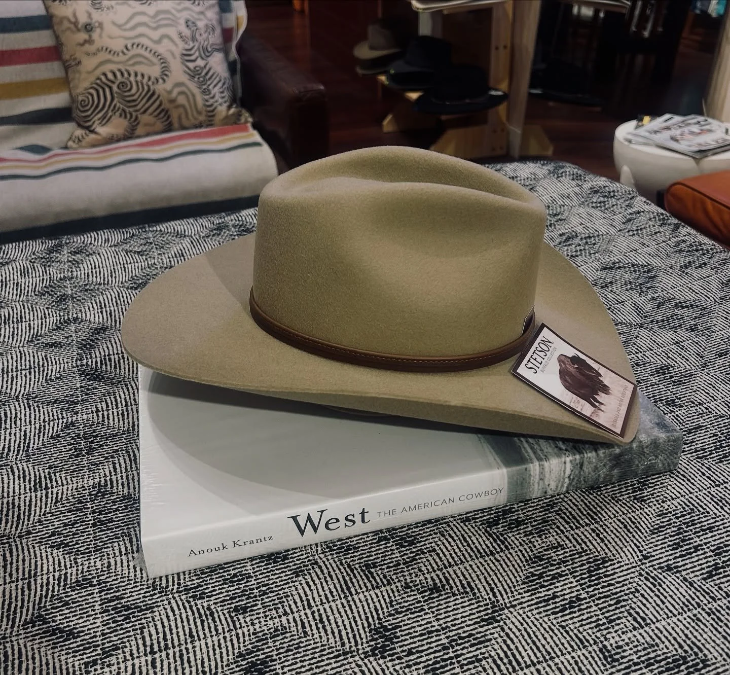 @stetsonusa restock in time for Christmas! Beautiful 4x Seneca, Flat Brim Hardtock with chain, and classic Cattleman in black