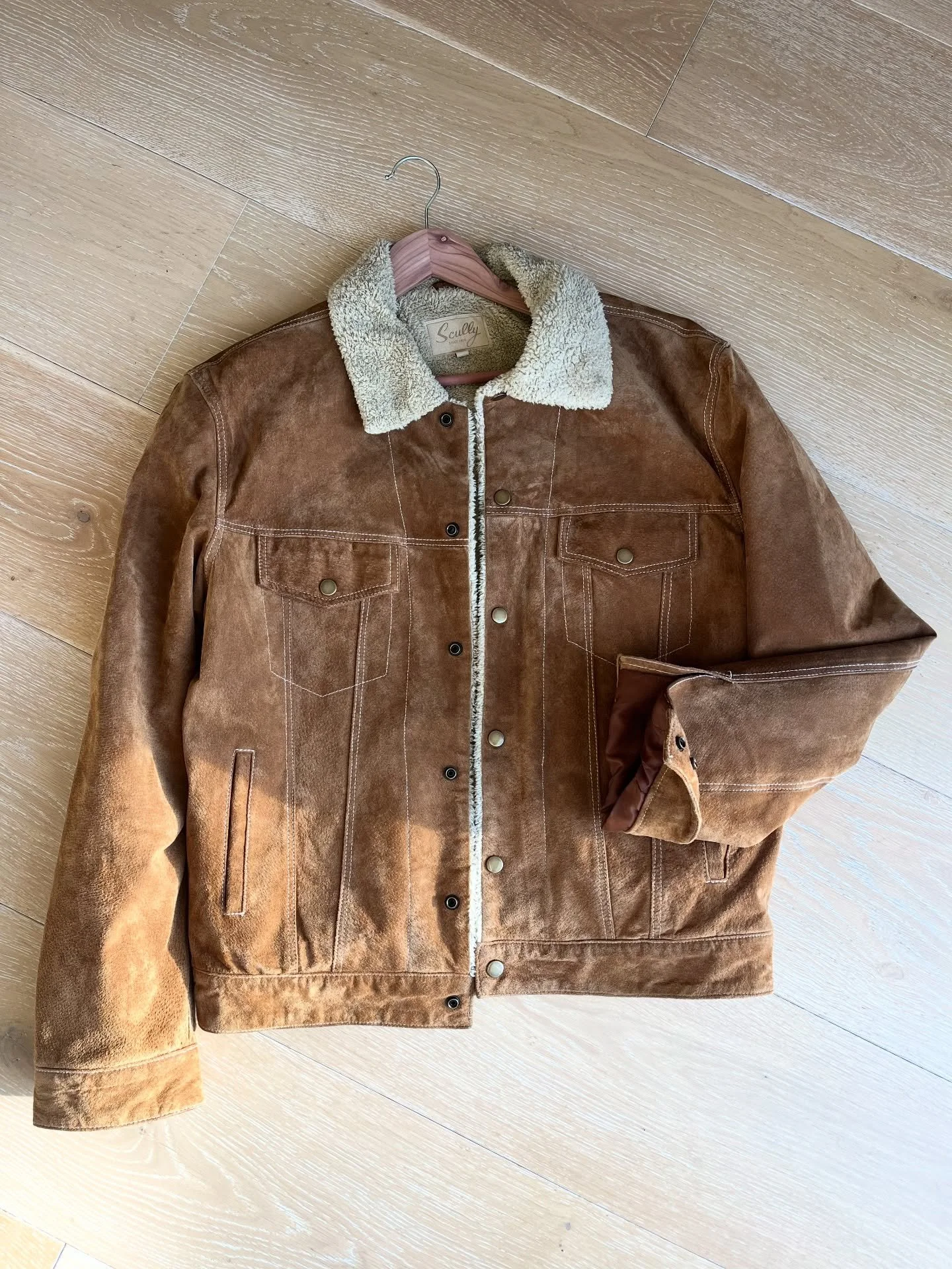 Scully suede tracker jacket. Great condition! 
Men's M