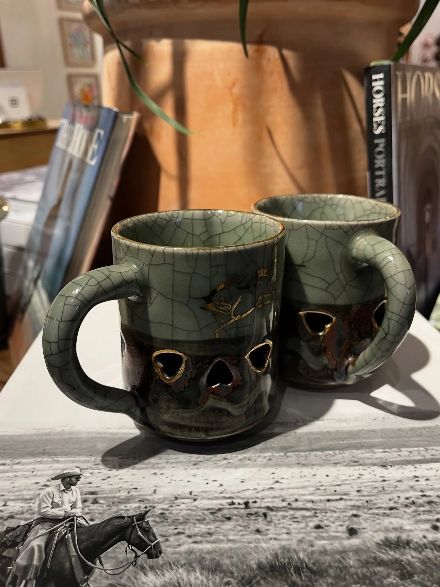 Epic vintage Otagiri Mugs (set of 2). In beautiful condition. Perfect for your morning coffee or tea ritual. We love the heart cutouts (double walled) and the gold painted horses.