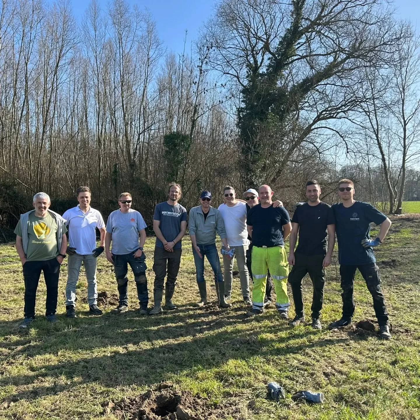 Het b&ucirc;&ucirc;mplantseizoen zit in de laatste rechte lijn, maar we stomen verder op het enthousiasme van honderden vrijwilligers en een pak zonnestralen. Deze week hebben we meer dan 5500 struiken en bomen geplant in @staddiest, Bierbeek, @evere