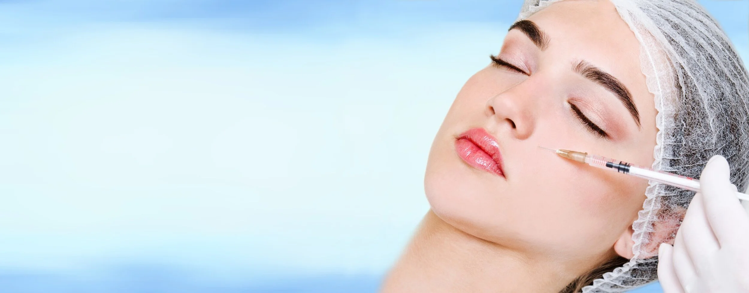 حقن بوليلاكتيك أسيد لتحسين البشرة