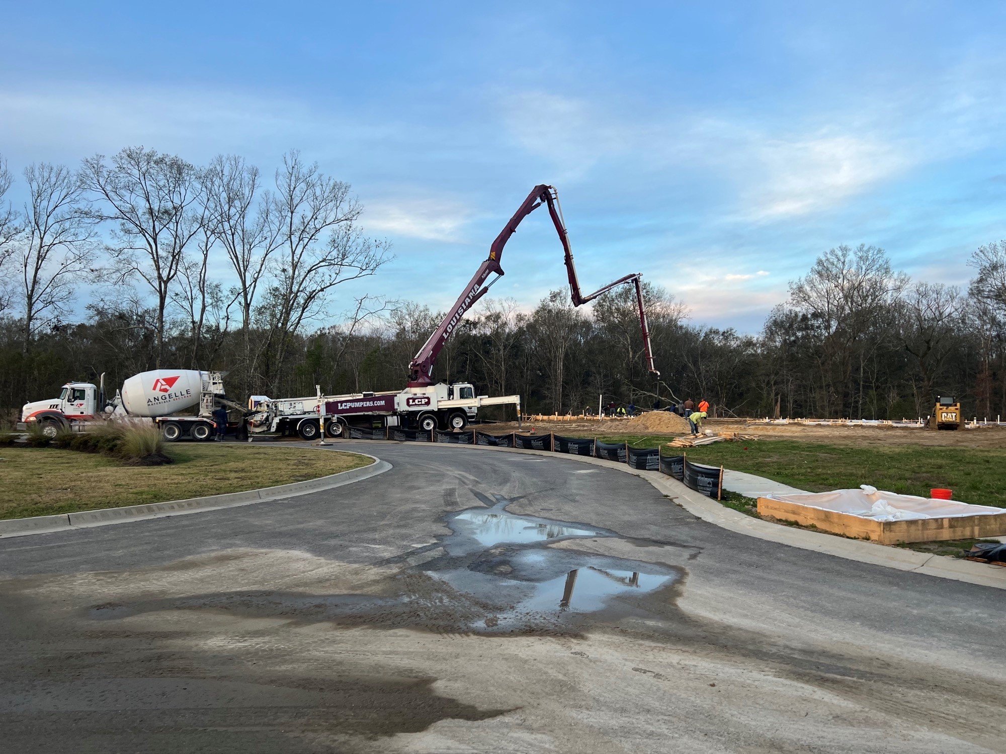 Residential project - Our team recently poured the foundation for the Winter family in Manchac Reserve Development in Baton Rouge. We hope the Winter family enjoys their new home.