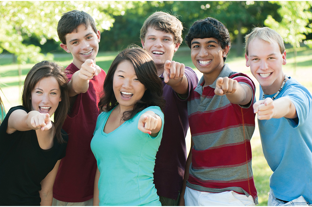 Фото подростка. Подросток со сверстниками. Общение подростков тг. Подростковый возраст. Общение подростков тг.