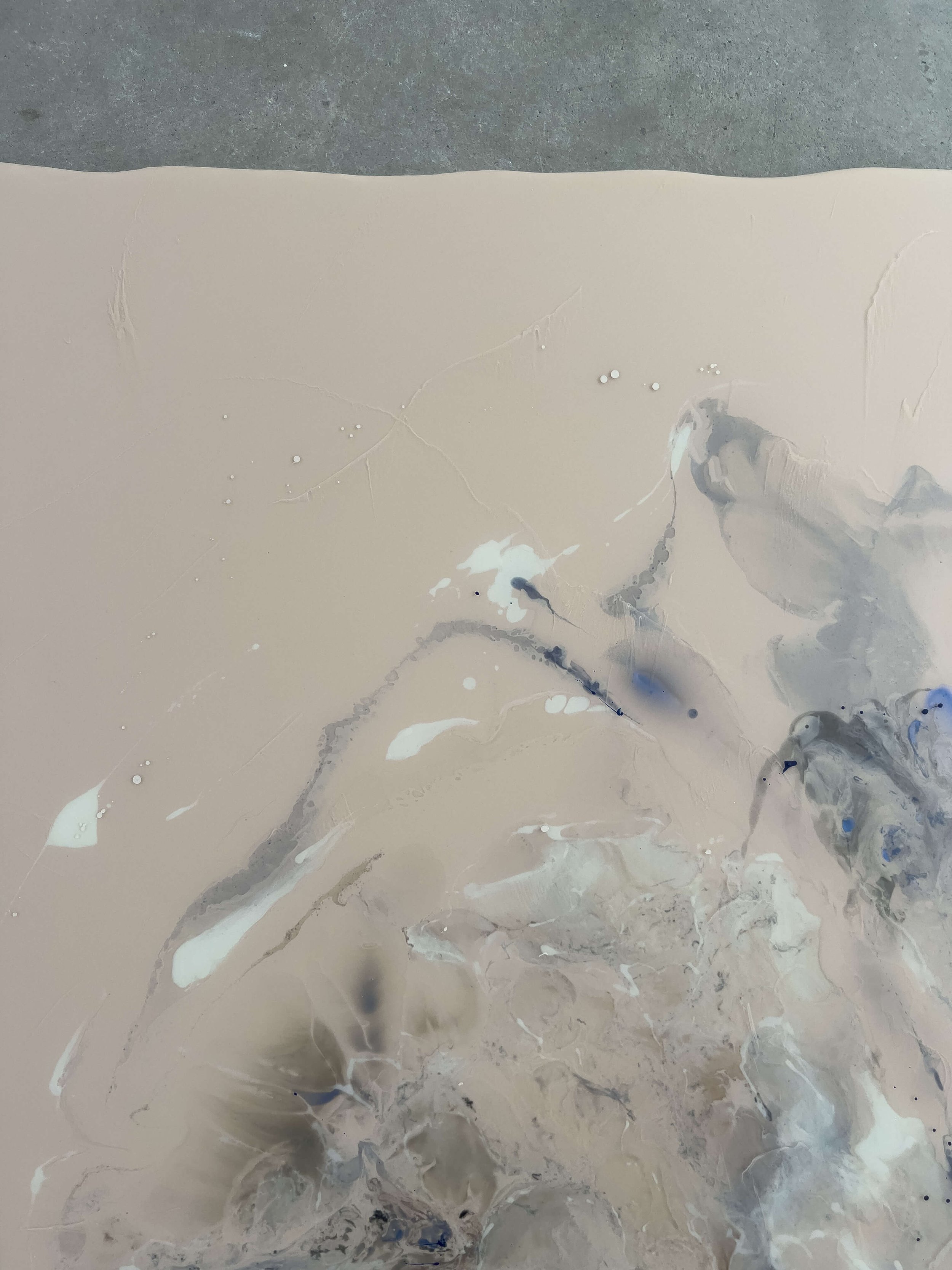 Stephanie-Vallieres_Artiste_Passing-wind-constant-presence_40x40_2400_zoom3.jpg