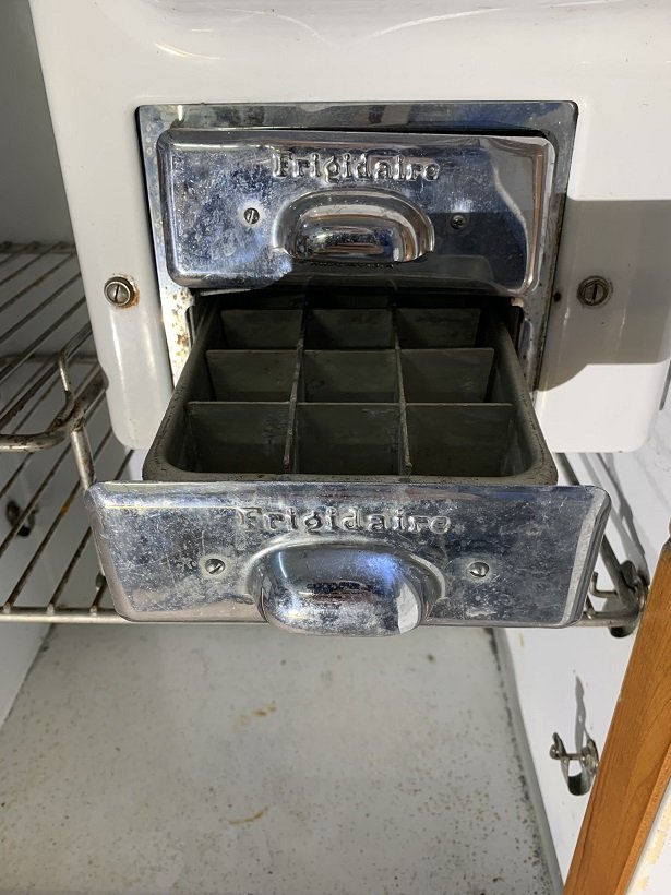 #476-2 Frigidaire 1930.JPEG