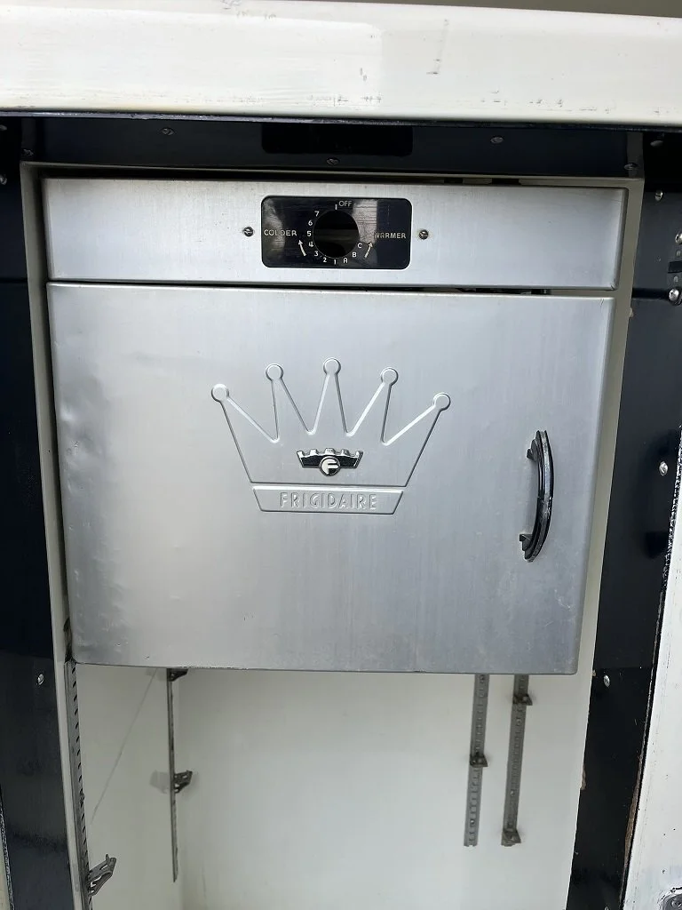 Frigidaire 1940 #548-8.JPEG