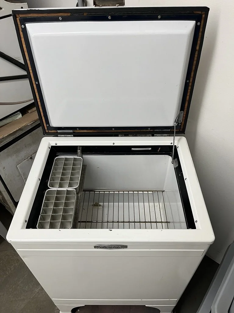 Frigidaire 1935 #542-1.JPEG