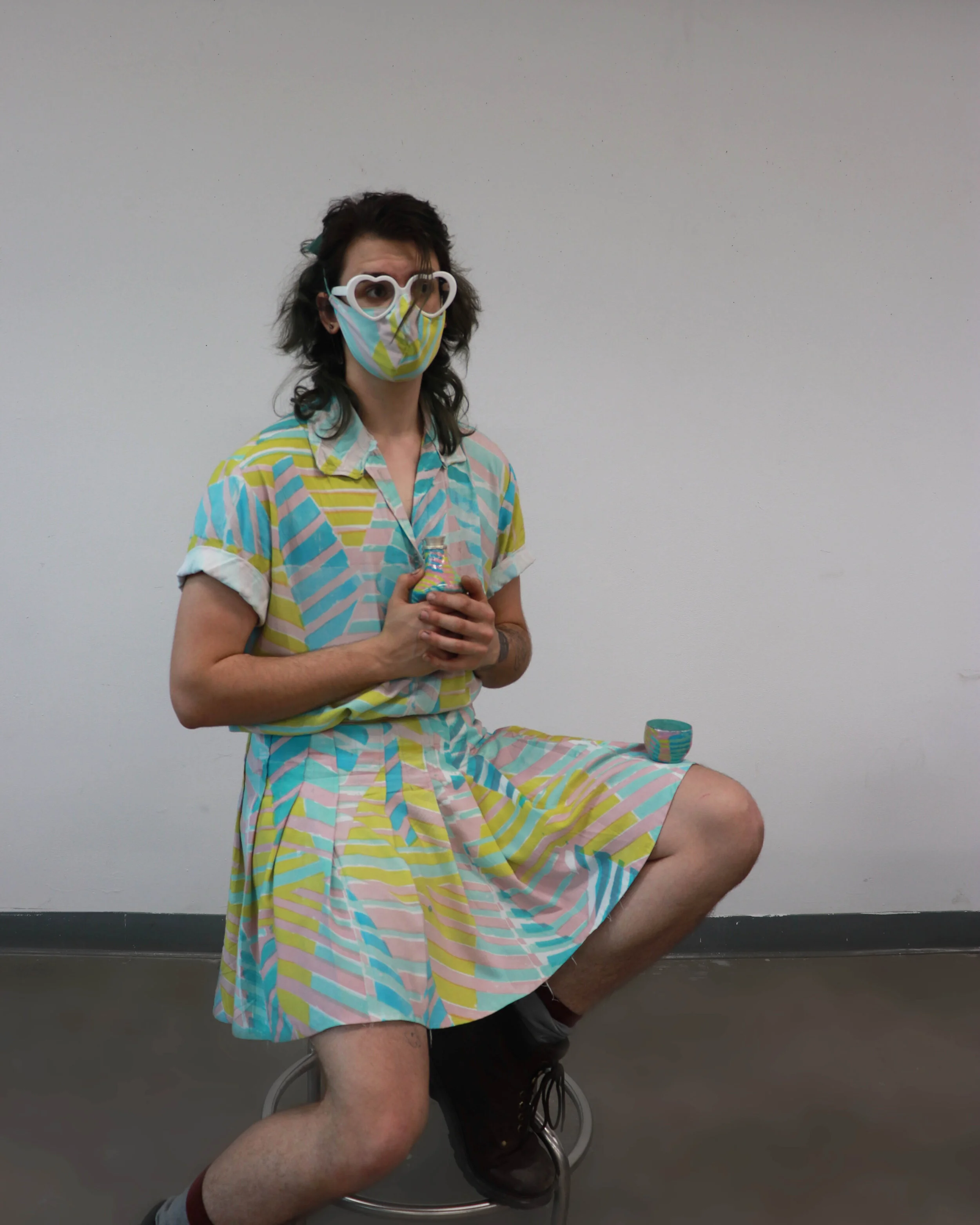 stool cup on knee.jpg