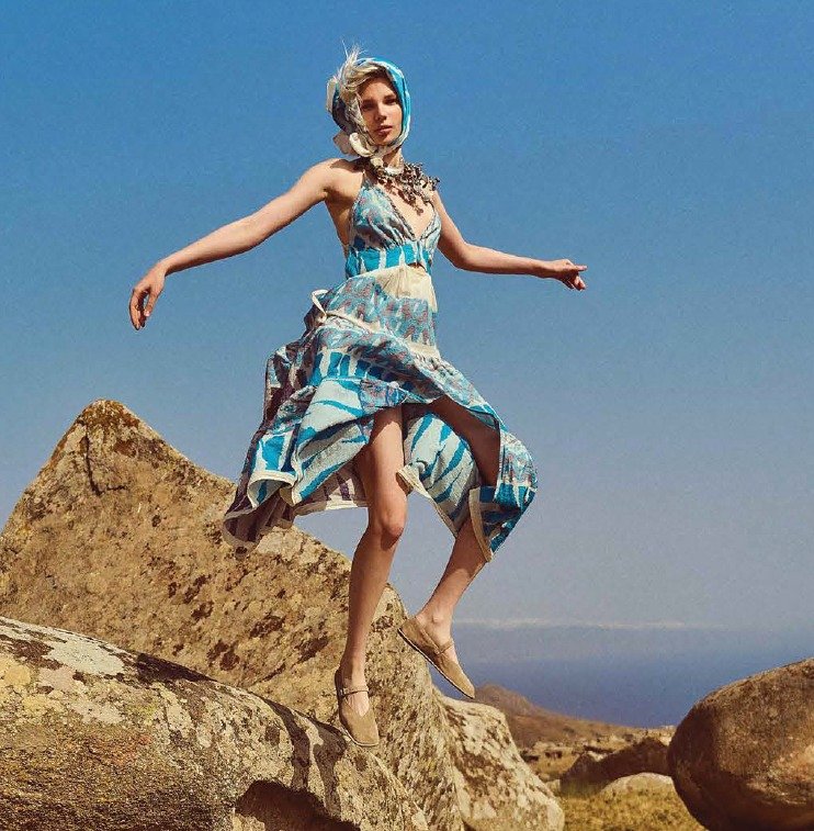 PEARL &amp; CAVIAR of GREECE!  Stunning!  For your nearest stockist or to become one, please reach out.
.
.
.
#pearlandcaviaraustralia #pearlandcaviarnewzealand #resortwear #summerholidays