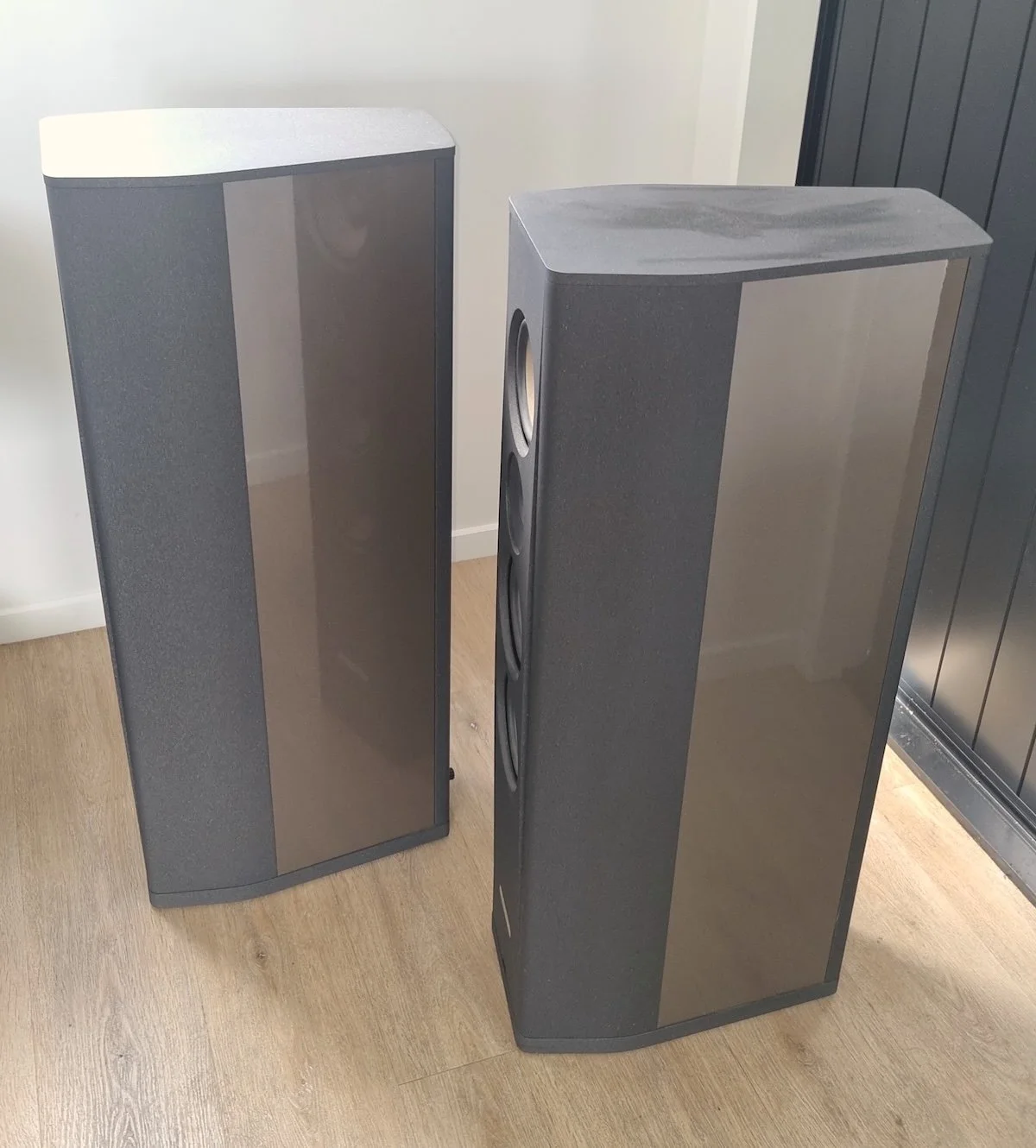AUDIO SOLUTIONS Figaro-S speakers w&nbsp;elegant xiralic brown side panels.