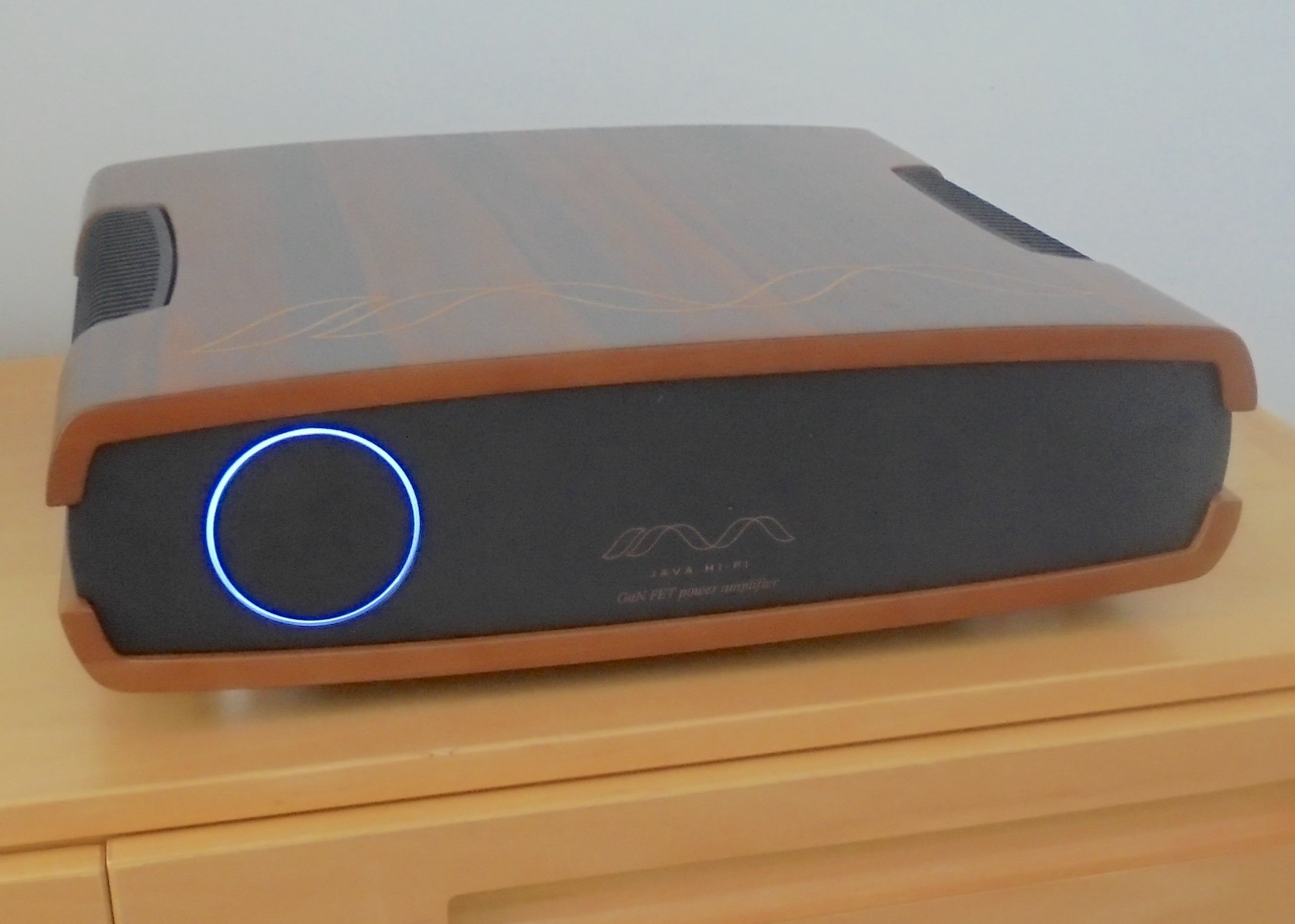 Java Single Shot GaN FET stereo power amplifier, 200w