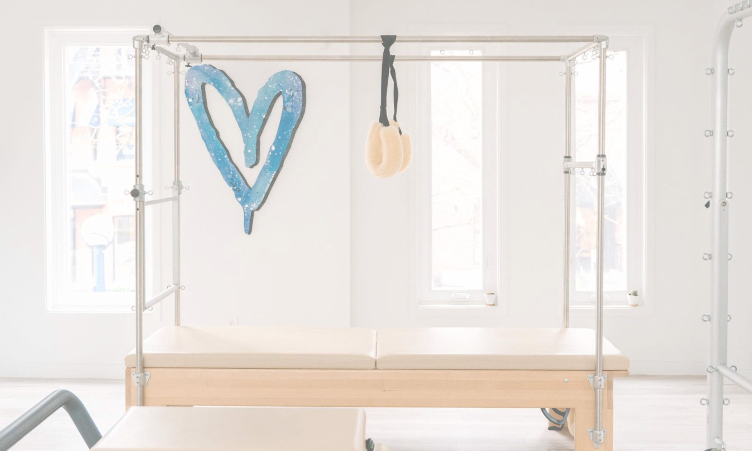 PILATES-BY-STAV_contact-banner (3).png
