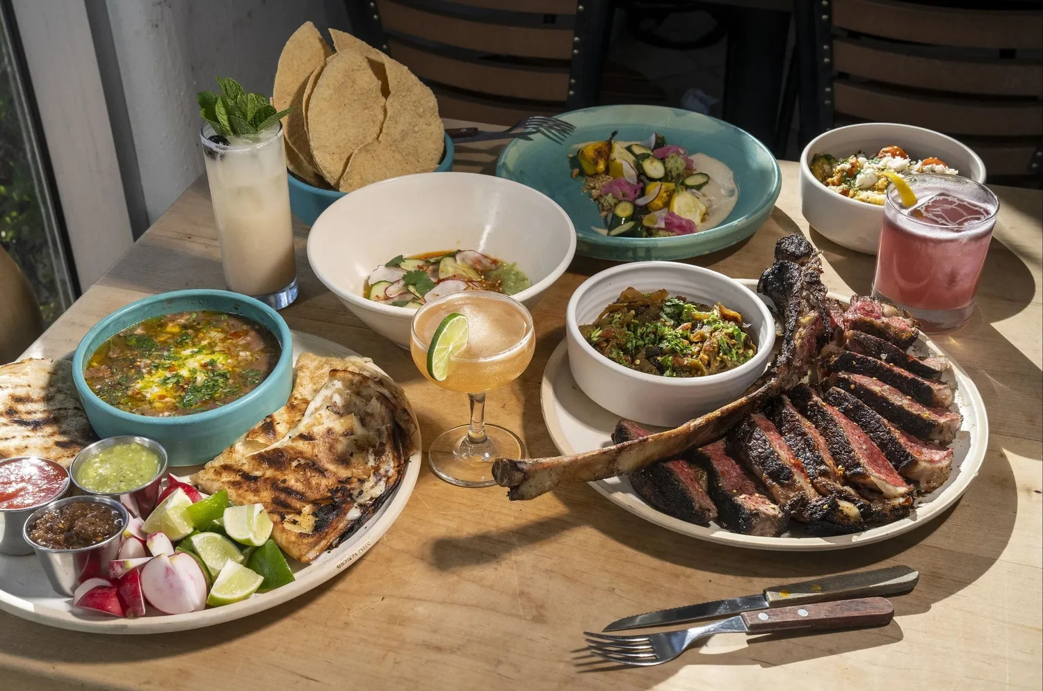 Custom ceramic dinnerware in restaurant service