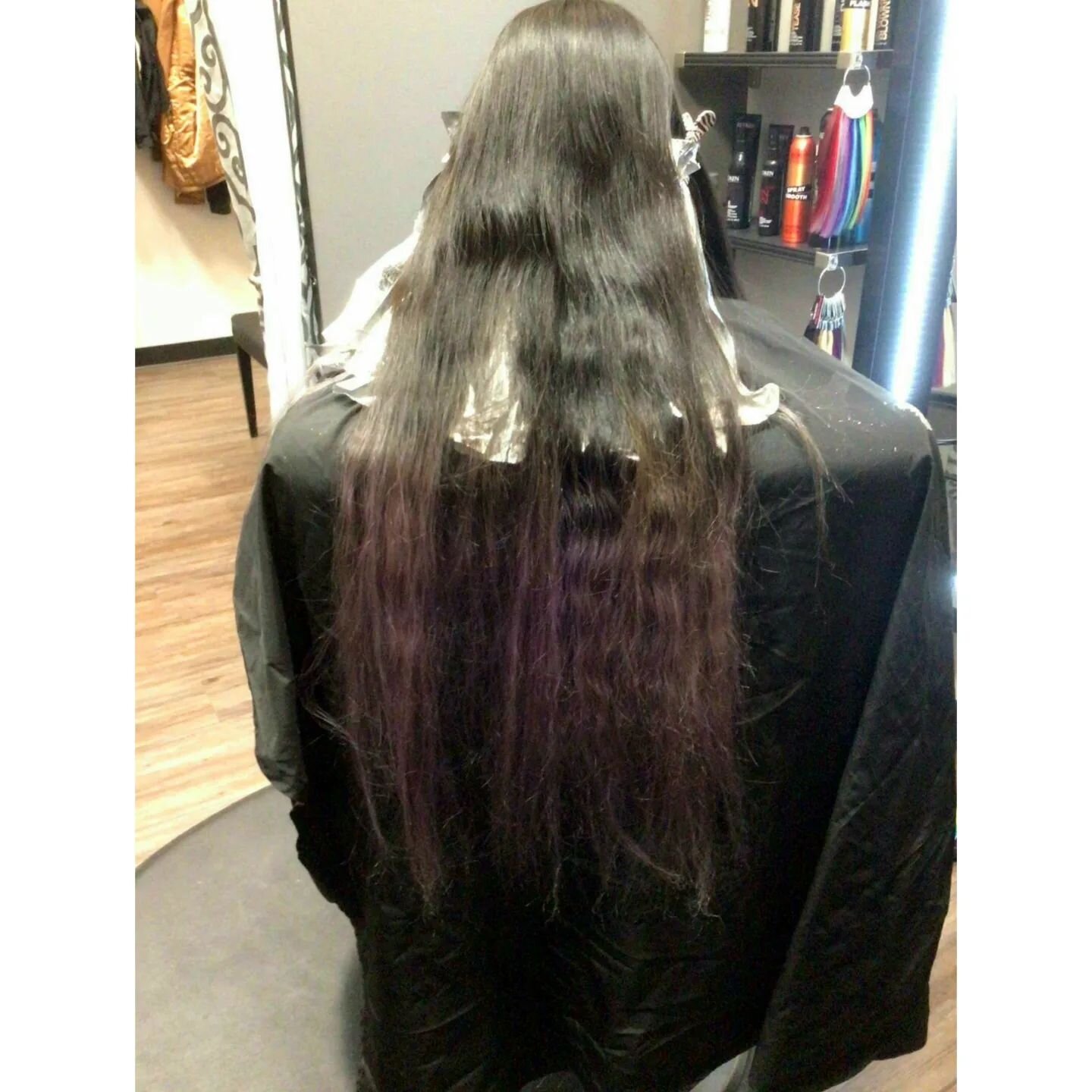 Swipe to see the mermaid 🧜&zwj;♀️ transformation on my client Roberta. Who happens to have the longest hair ive ever worked on ❤️🤩
 @theartistry2020nj @phenixsalonsuiteswoodbridgenj 
@pulpriothair