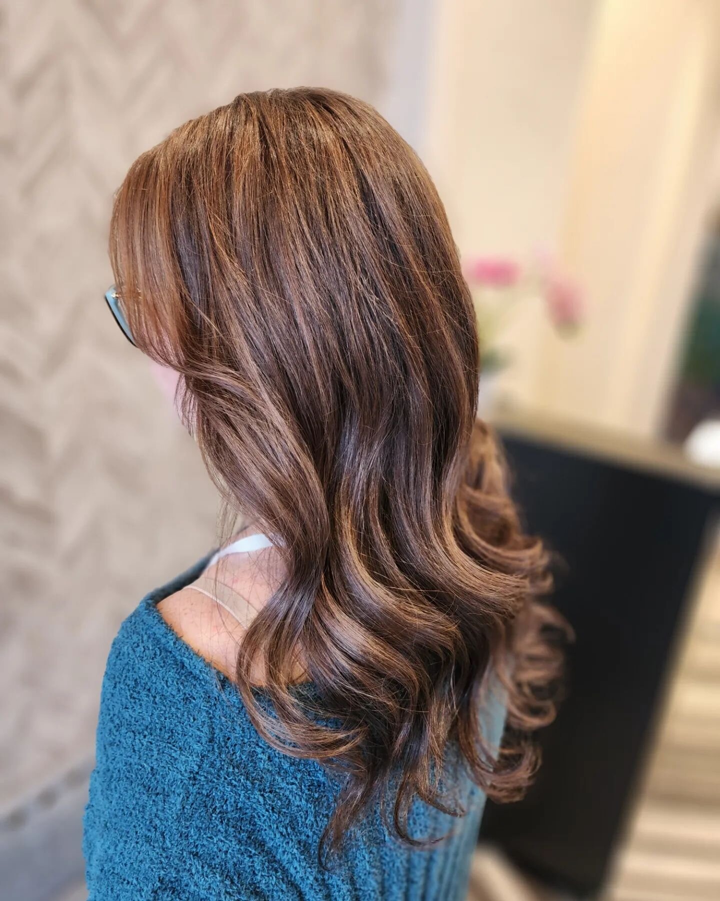 Jessica needed a change so we ditched the old brassy leftover blonde from the summer and gave her a rich chocolate color with dimension and some curtain bangs. 😍😍 @theartistry2020nj @phenixsalonsuiteswoodbridgenj
