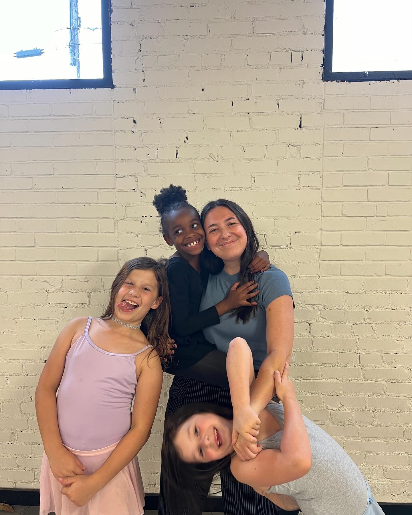 Shout out to our sweet volunteer, Ainsley! We are so thankful for the love you give to these sweet and silly girls&hellip; safe to say they LOVE you! 💕