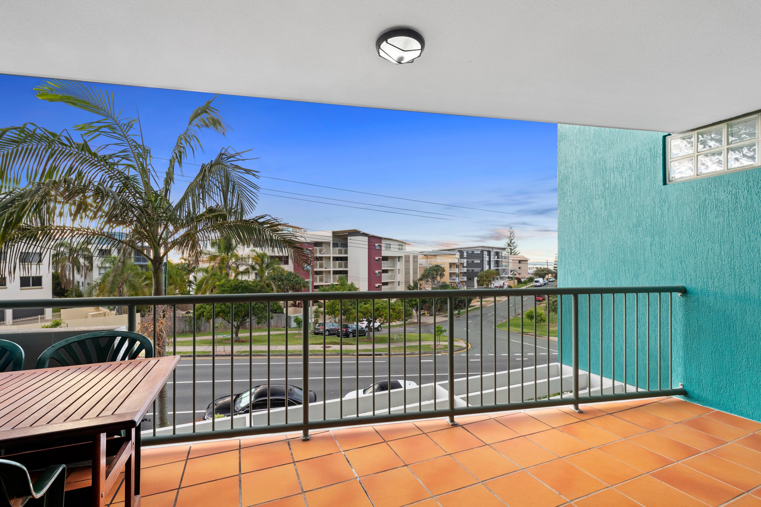 Kings-Bay-Apartments-balcony2.jpg