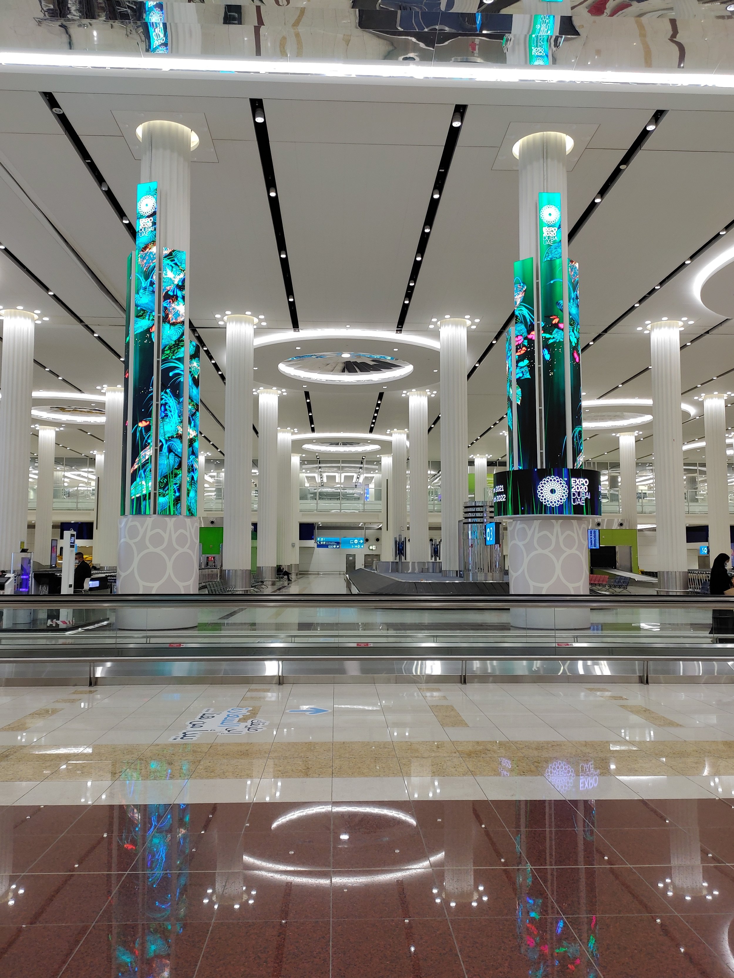 I mean, just look at this! This is the baggage claim area! Okay, off to the hotel!