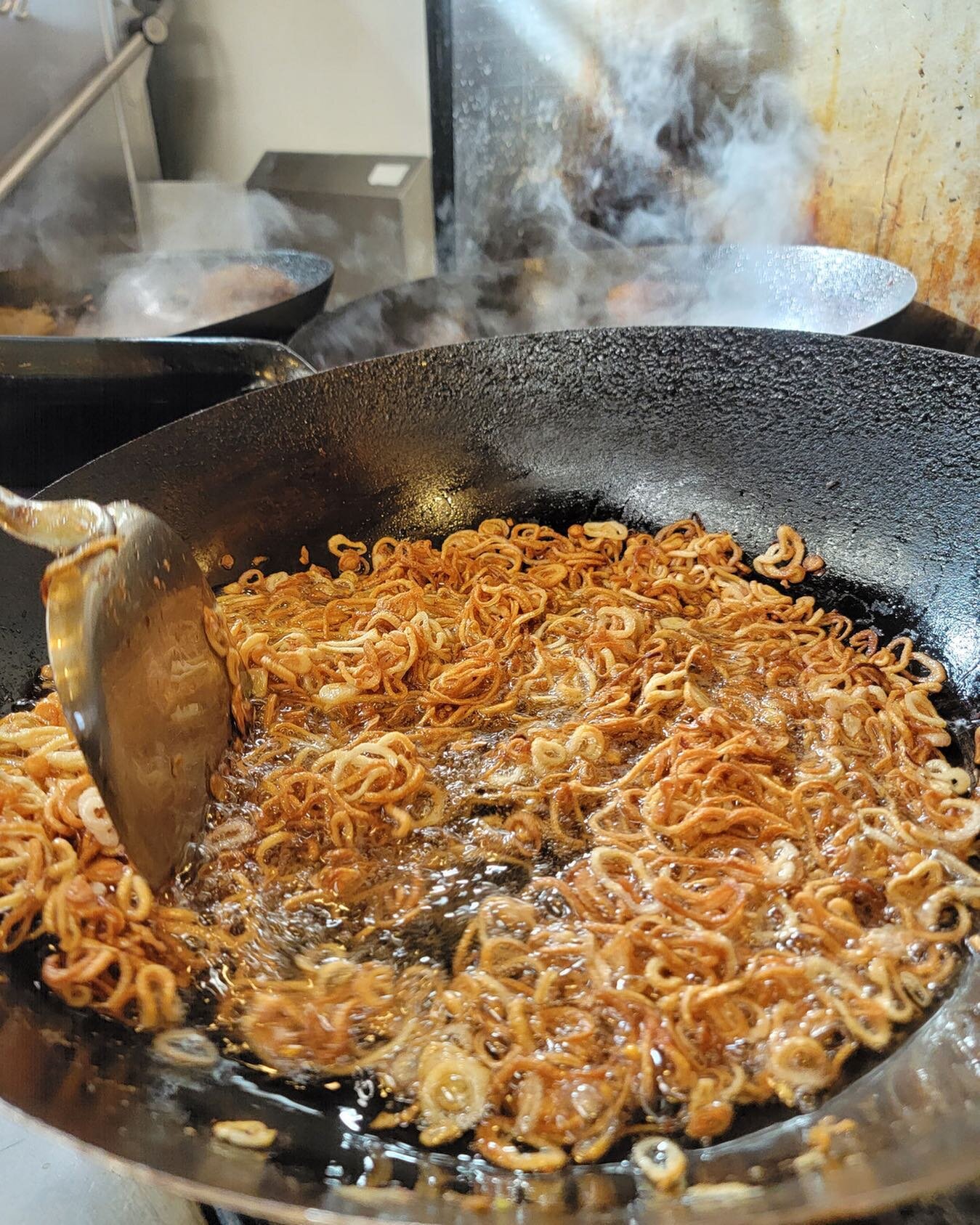 It&rsquo;s been a minute since we&rsquo;ve posted a lil behind the scene action.
⠀⠀⠀⠀⠀⠀⠀⠀⠀
Yup, we slice and wok fry our shallots in small batches for optimal crispy crunch. It&rsquo;s a difference you can taste and see. It&rsquo;s an art we&rsquo;ve