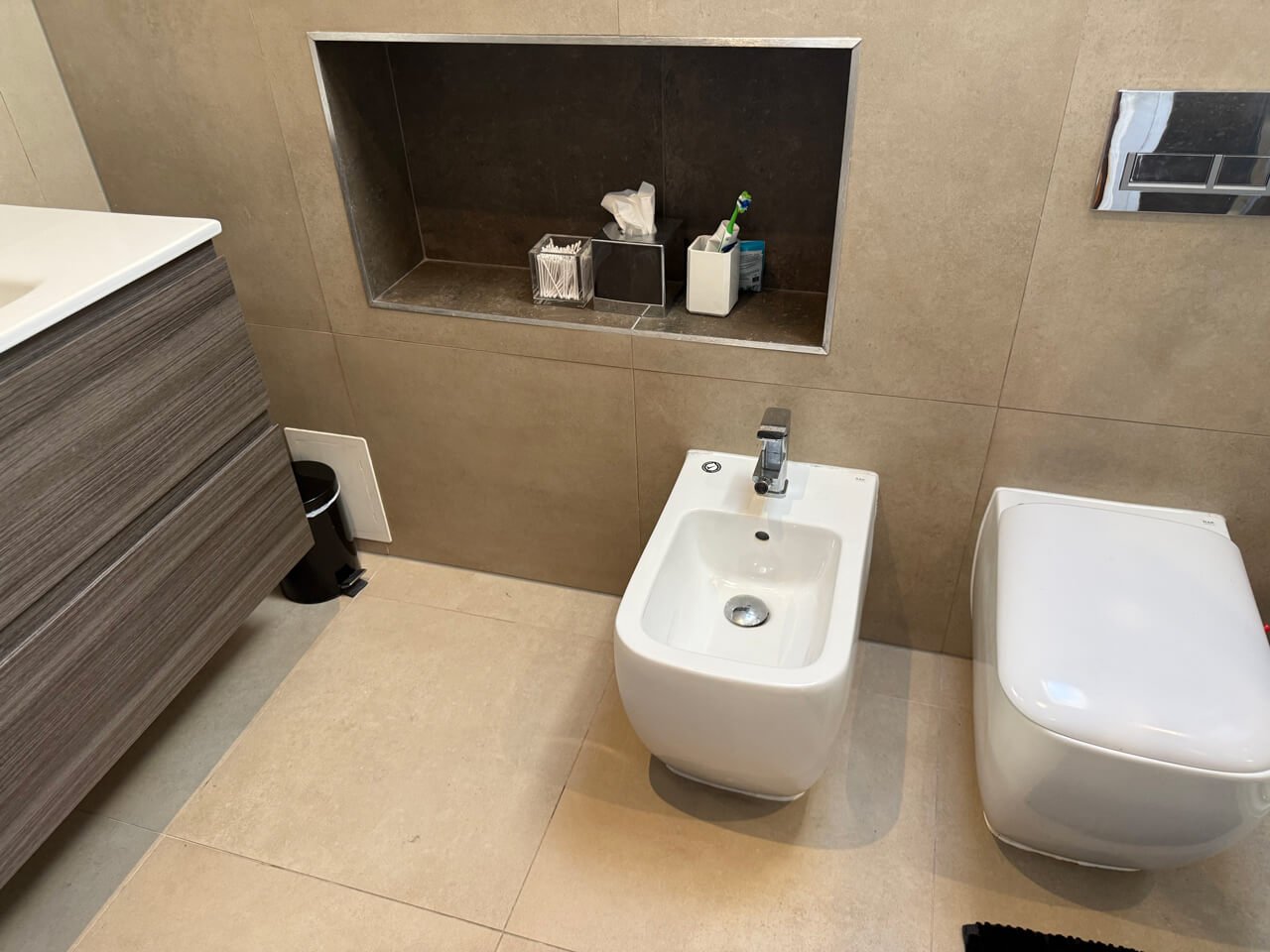 sc_bathroom4.jpg