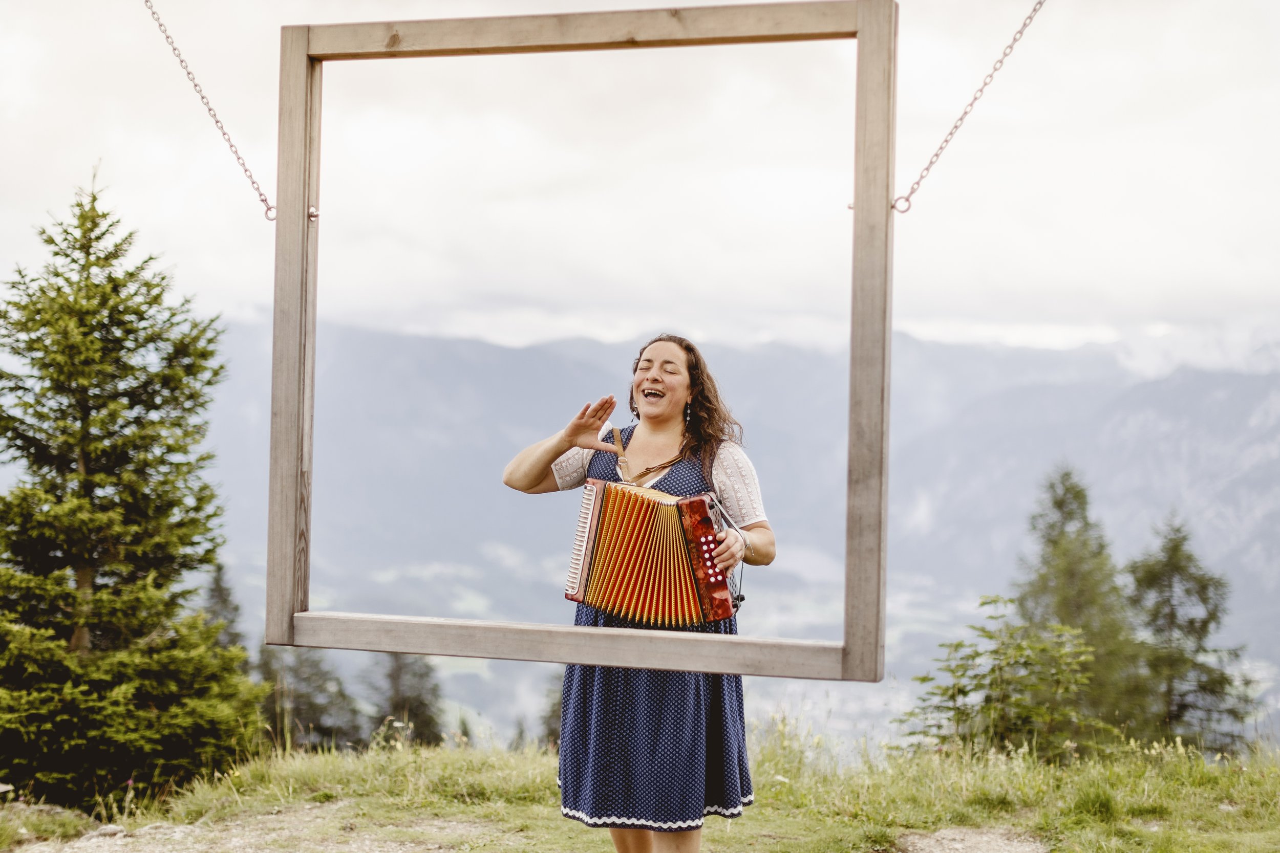 Yodeling on the mountain 