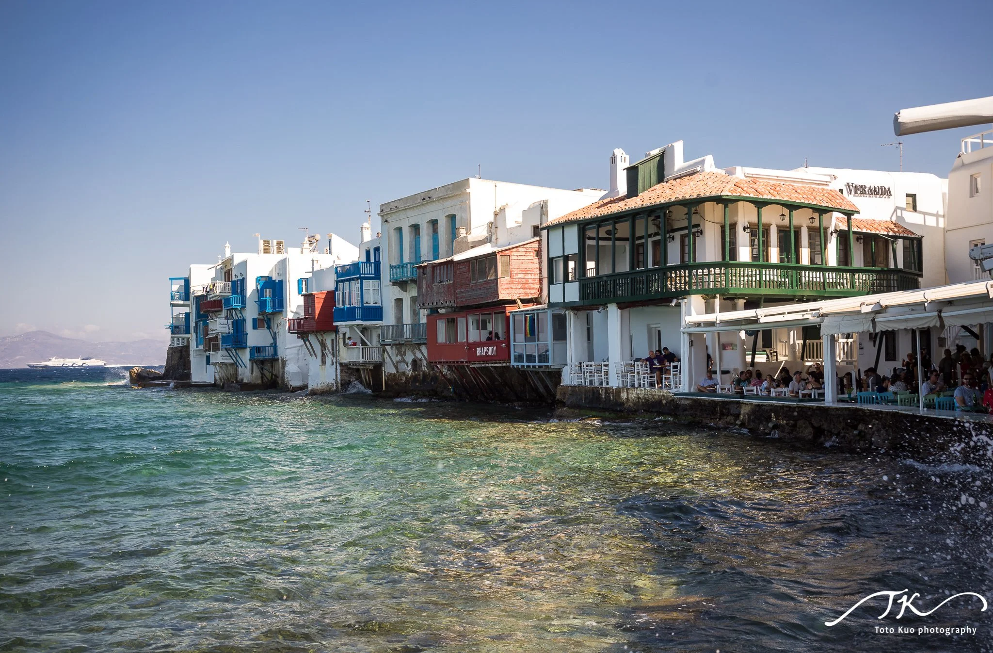 Panagia Paraportiani 白色教堂幾何細節與極簡風構圖教學，適合米科諾斯建築攝影與清晨光線拍攝 — Panagia Paraportiani minimalist architectural detail shot.